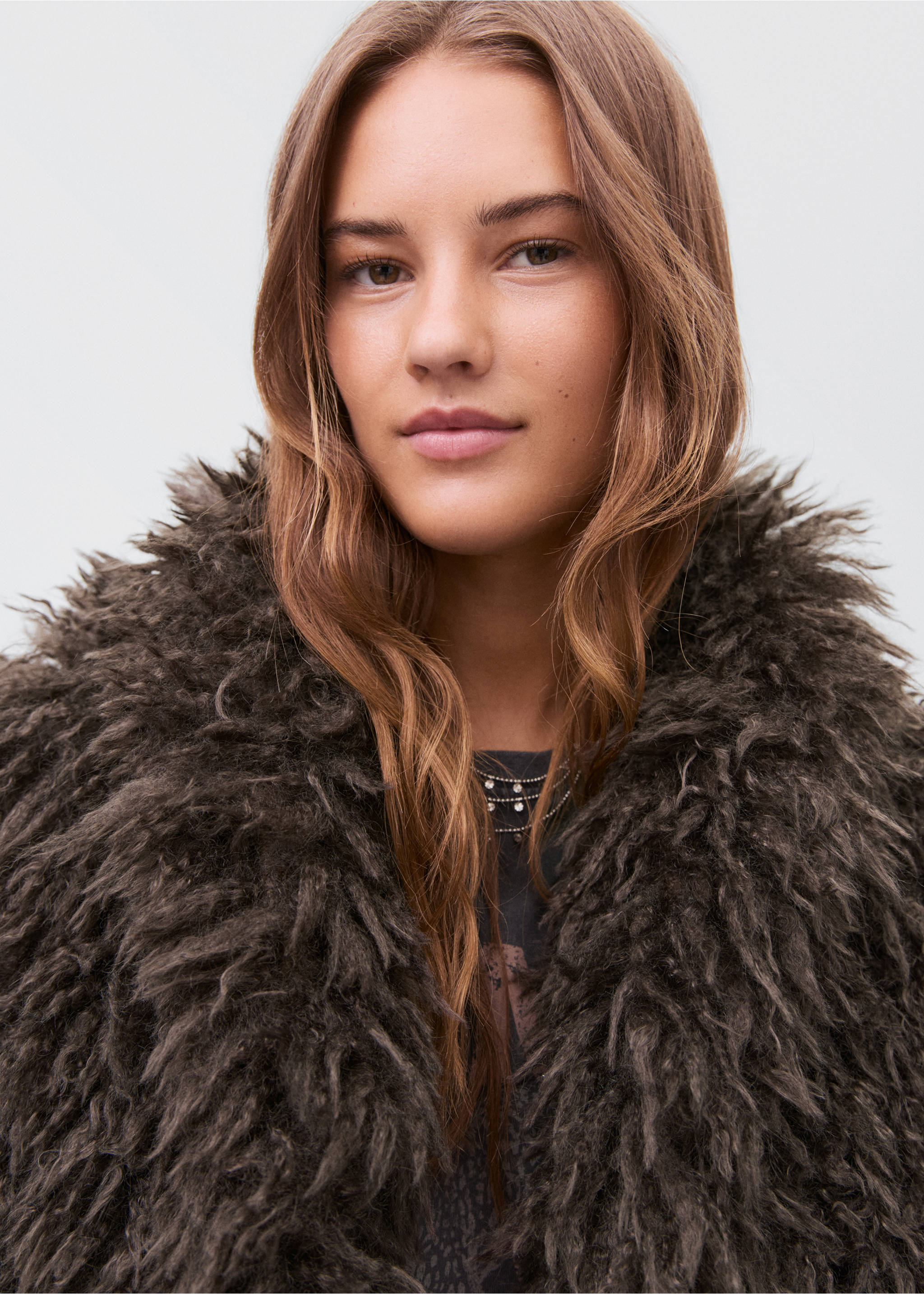 Short faux-fur coat - Details of the article 1, Brown. Ref: 17016337-00.