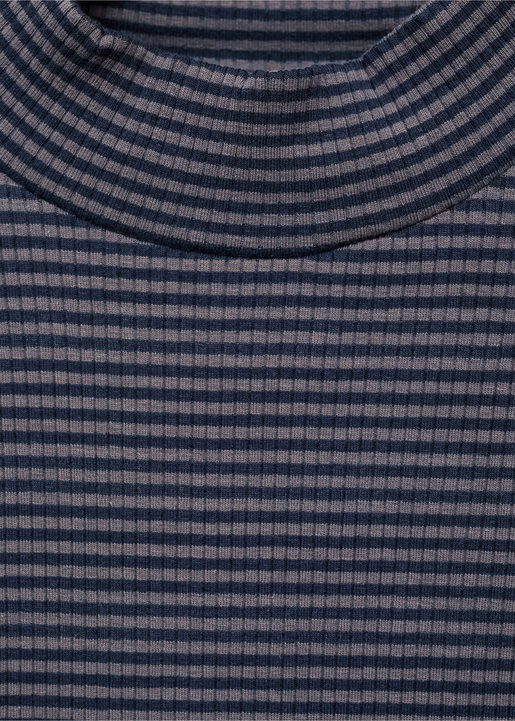 Scalloped hem striped t-shirt - Details of the article 8, Navy. Ref: 17016339-00.
