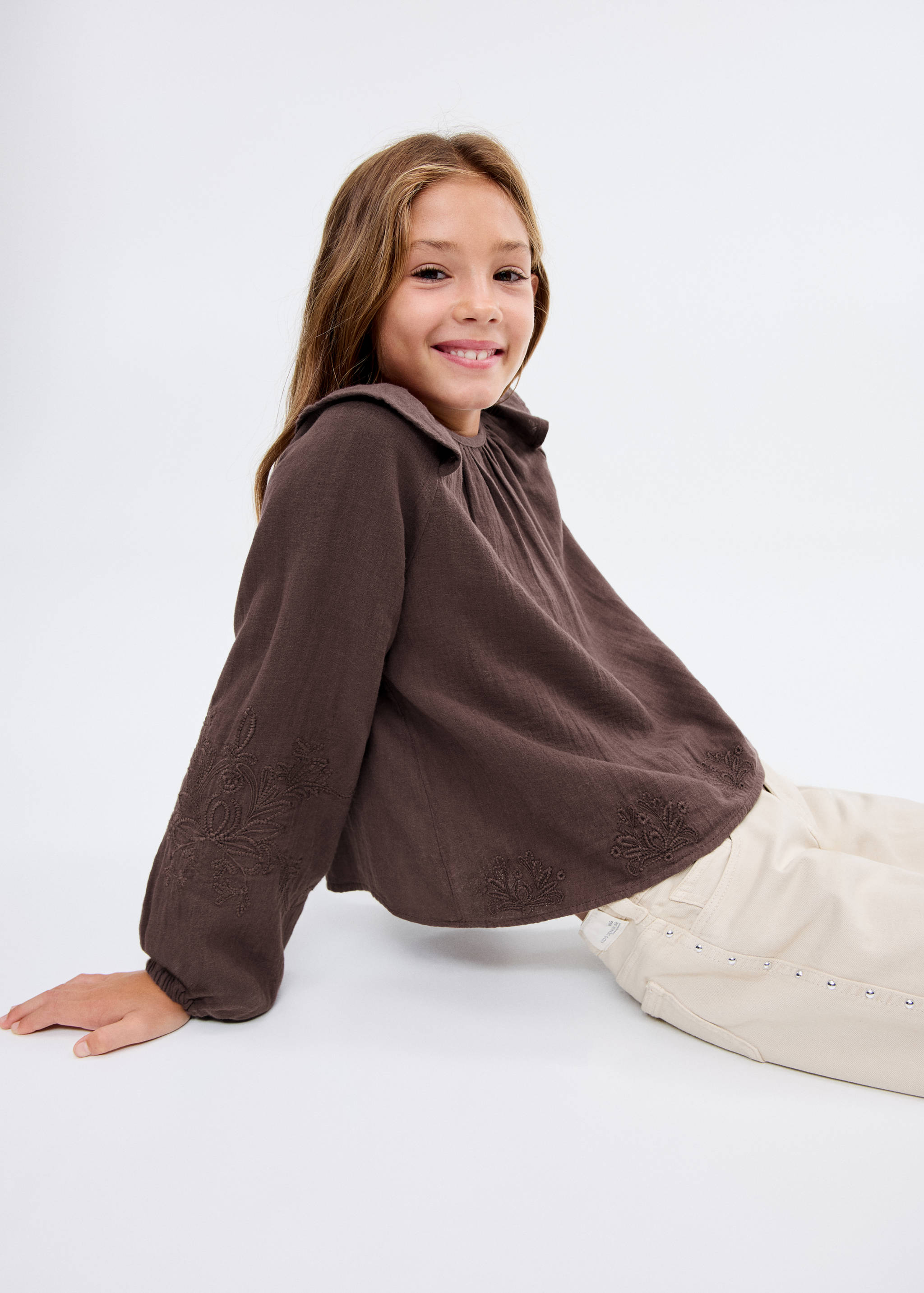 Ruffled embroidered blouse - Medium plane