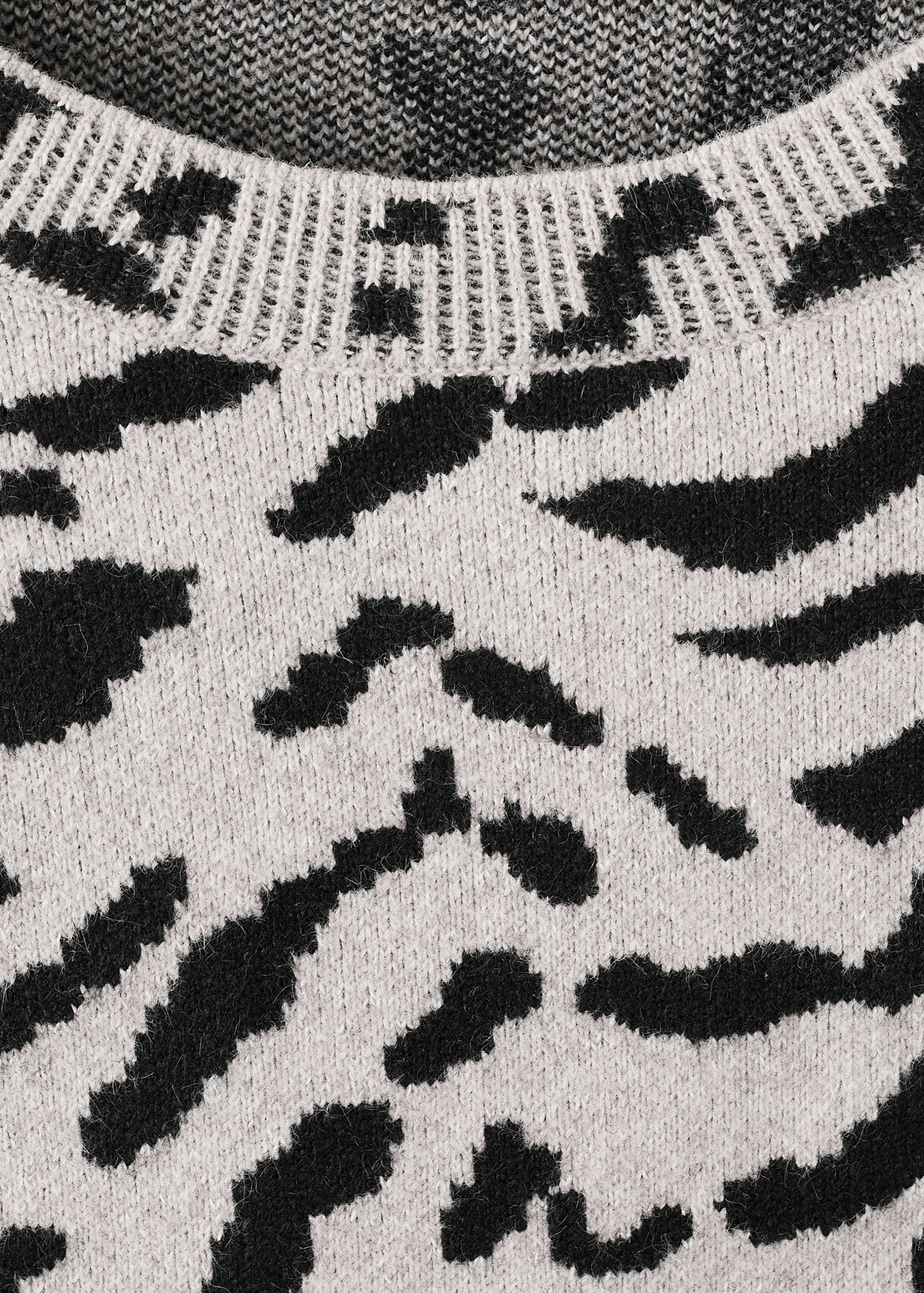 Stickad tröja animal print - Detaljer om artikeln 8