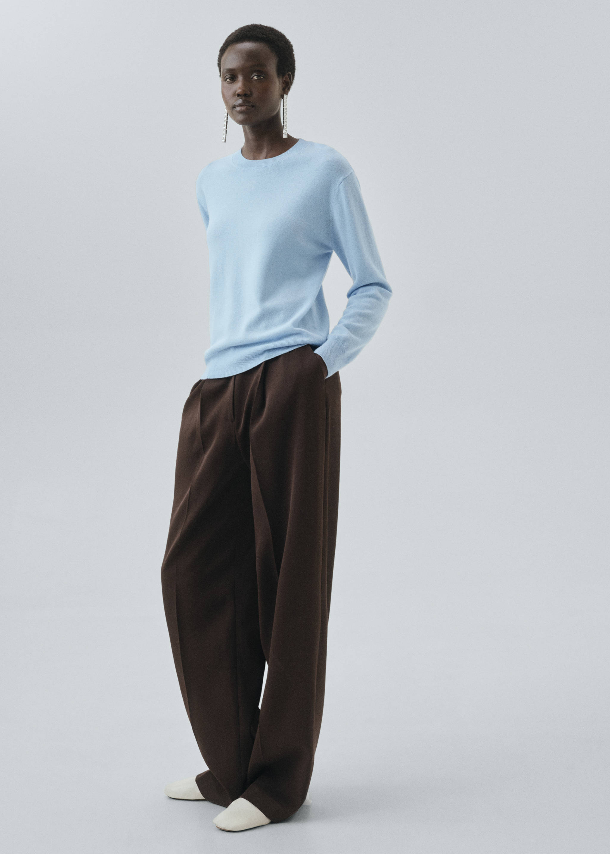 100% wool fine-knit sweater - General plane