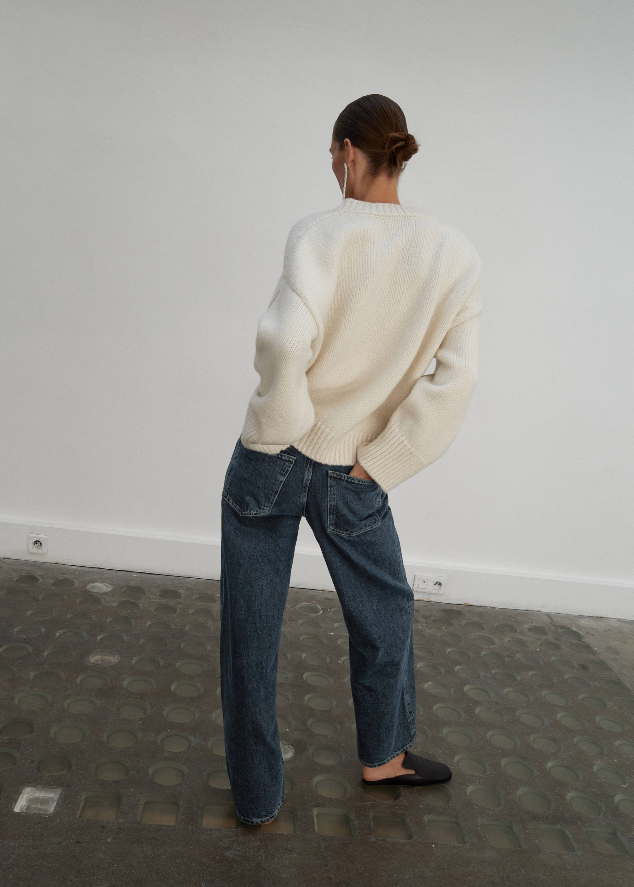 Mid-rise straight jeans - Reverse of the article