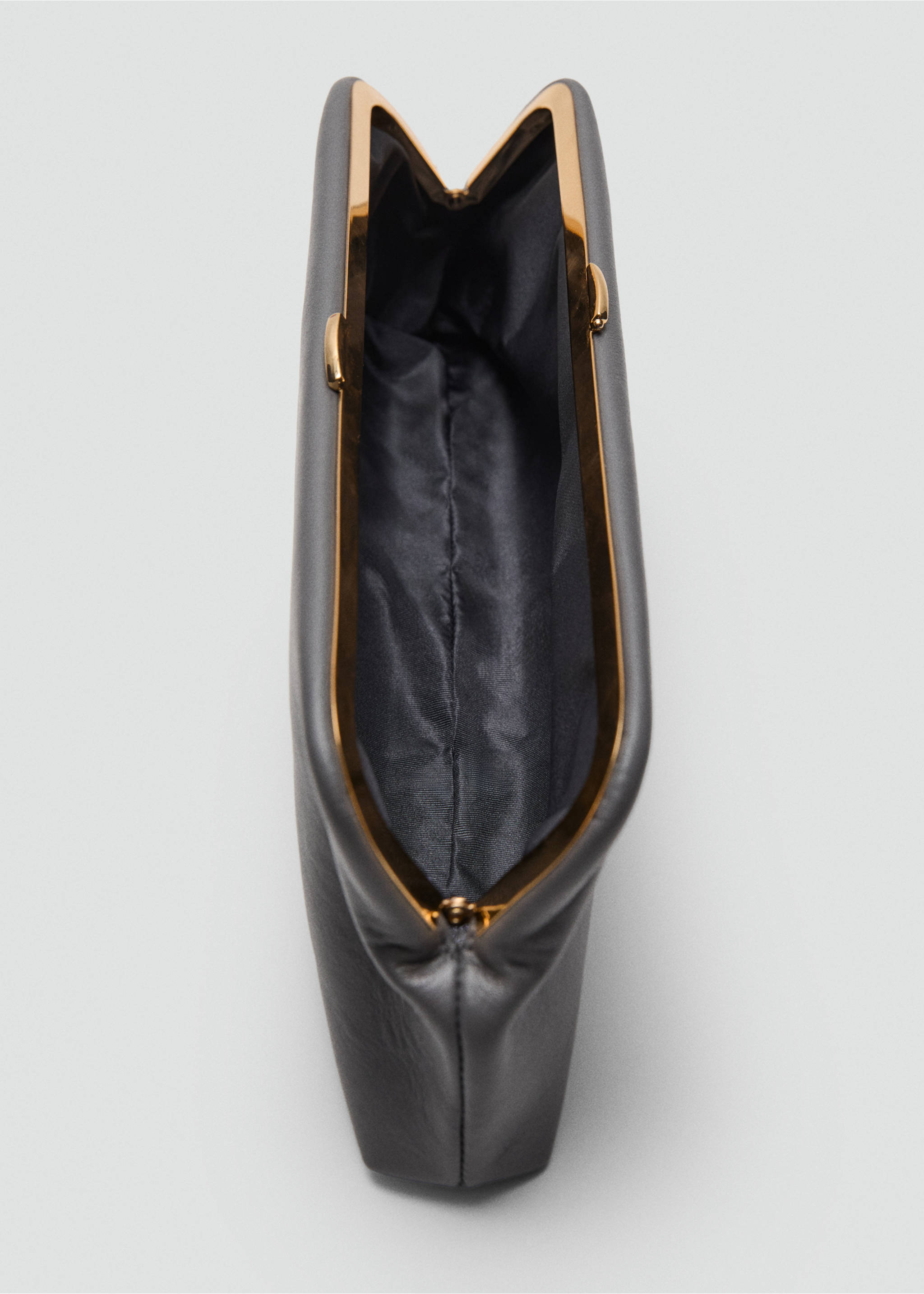 Clutch aus 100% Leder - Detail des Artikels 2, Grau. Ref: 17016359-00.