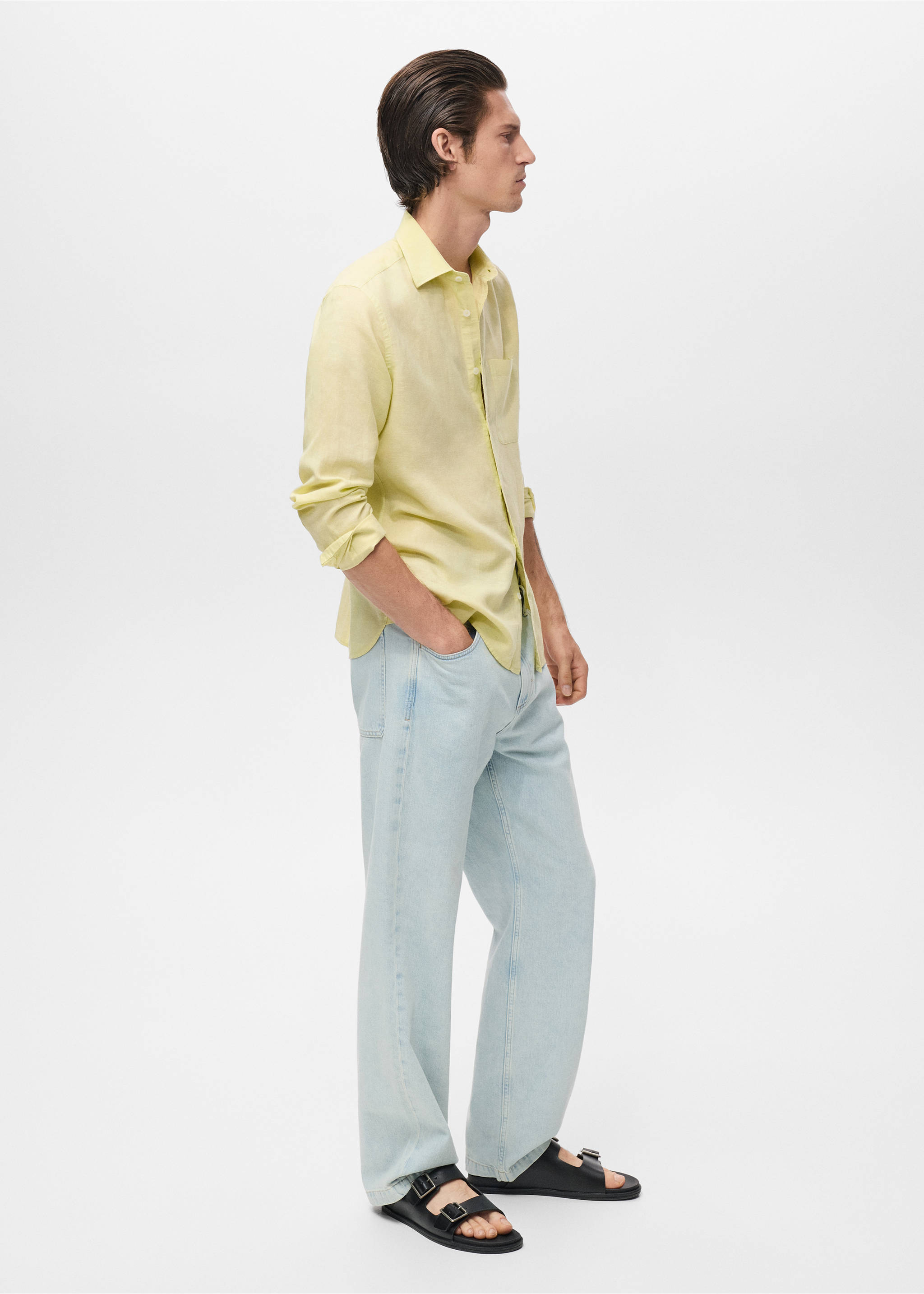 Pocket linen shirt - Details of the article 1, Neon Yellow. Ref: 17016743-00.