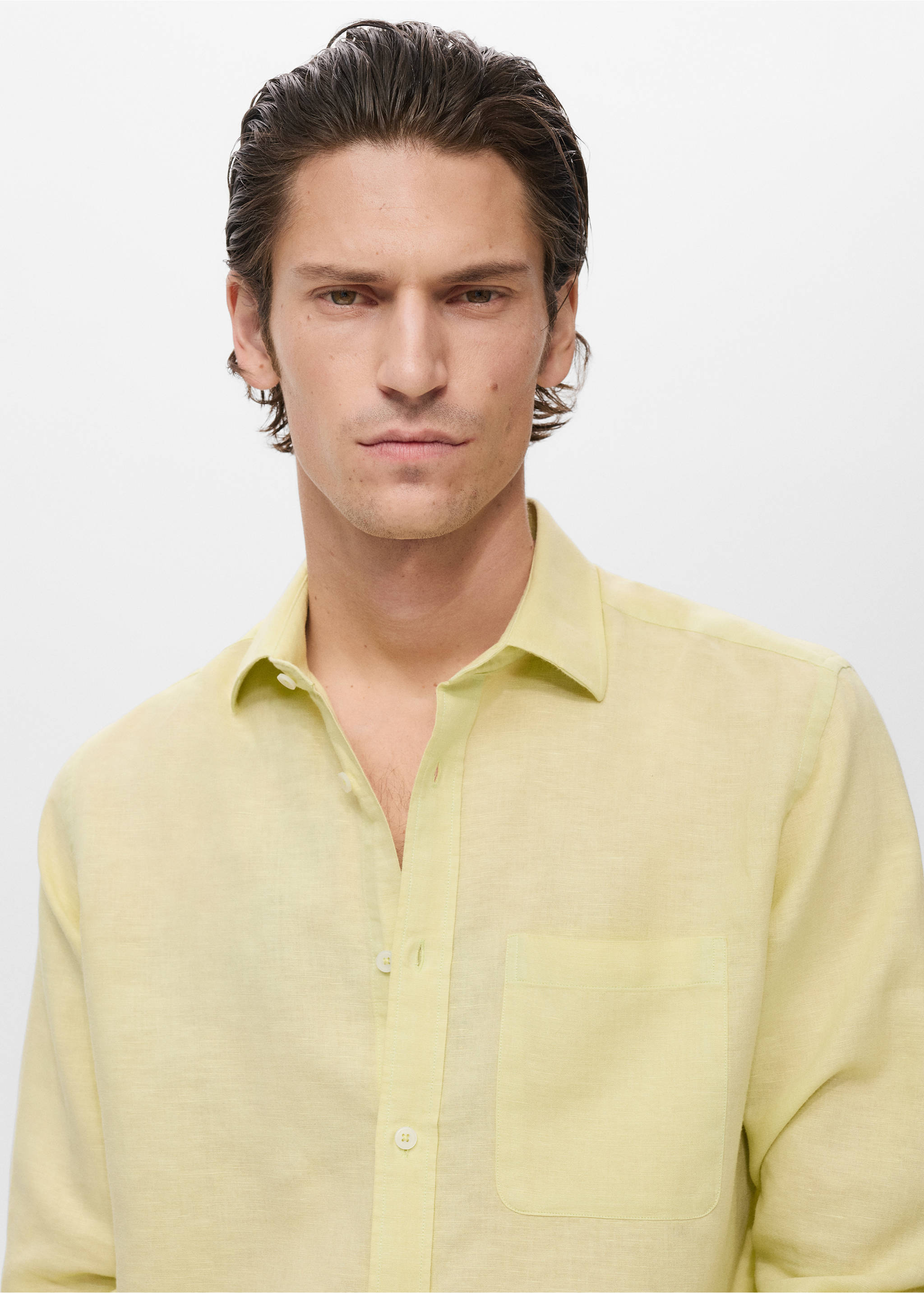 Pocket linen shirt - Details of the article 2, Neon Yellow. Ref: 17016743-00.