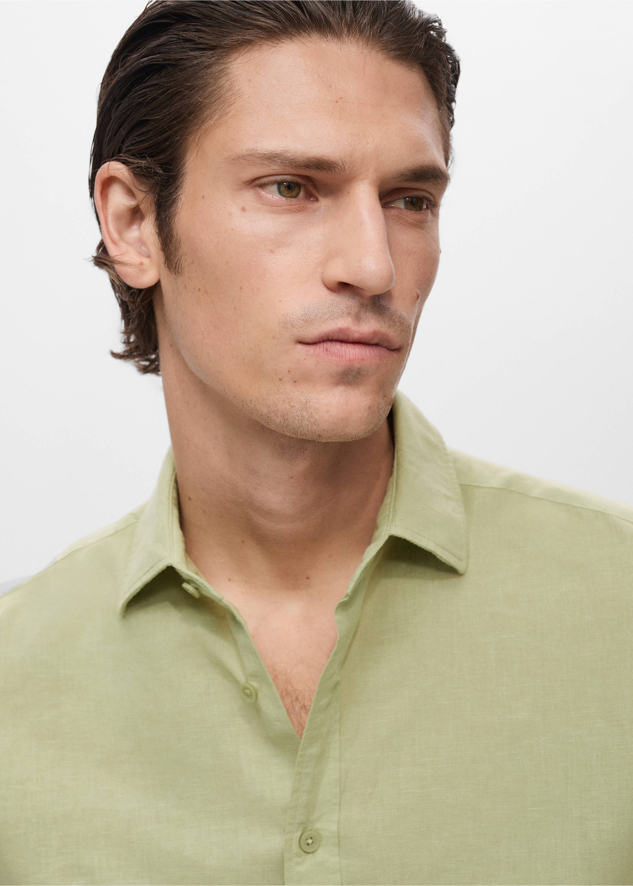 Short sleeve linen-blend shirt - Details of the article 1, Green Apple. Ref: 17016744-00.