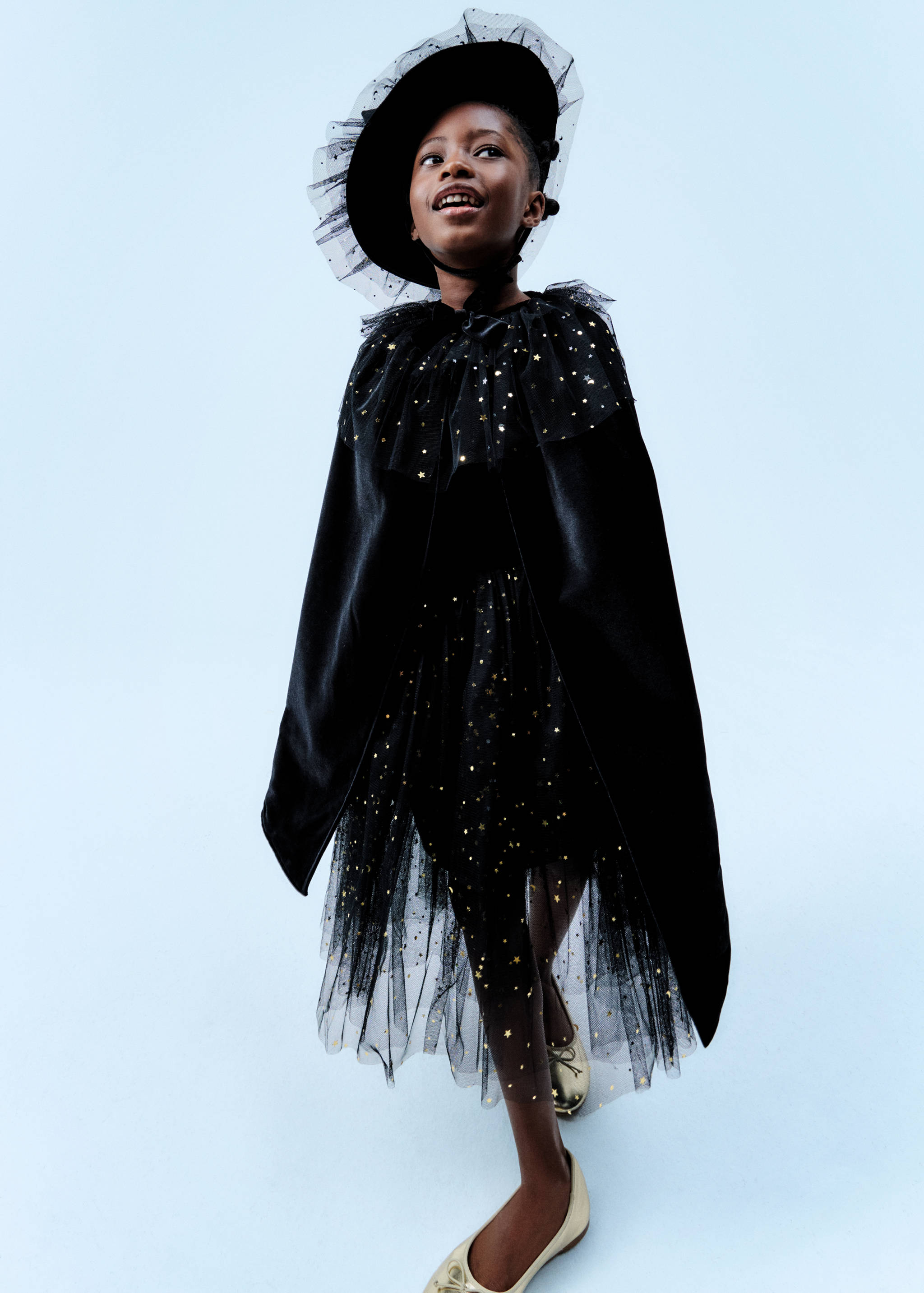 Velvet cloak costume - Details of the article 7