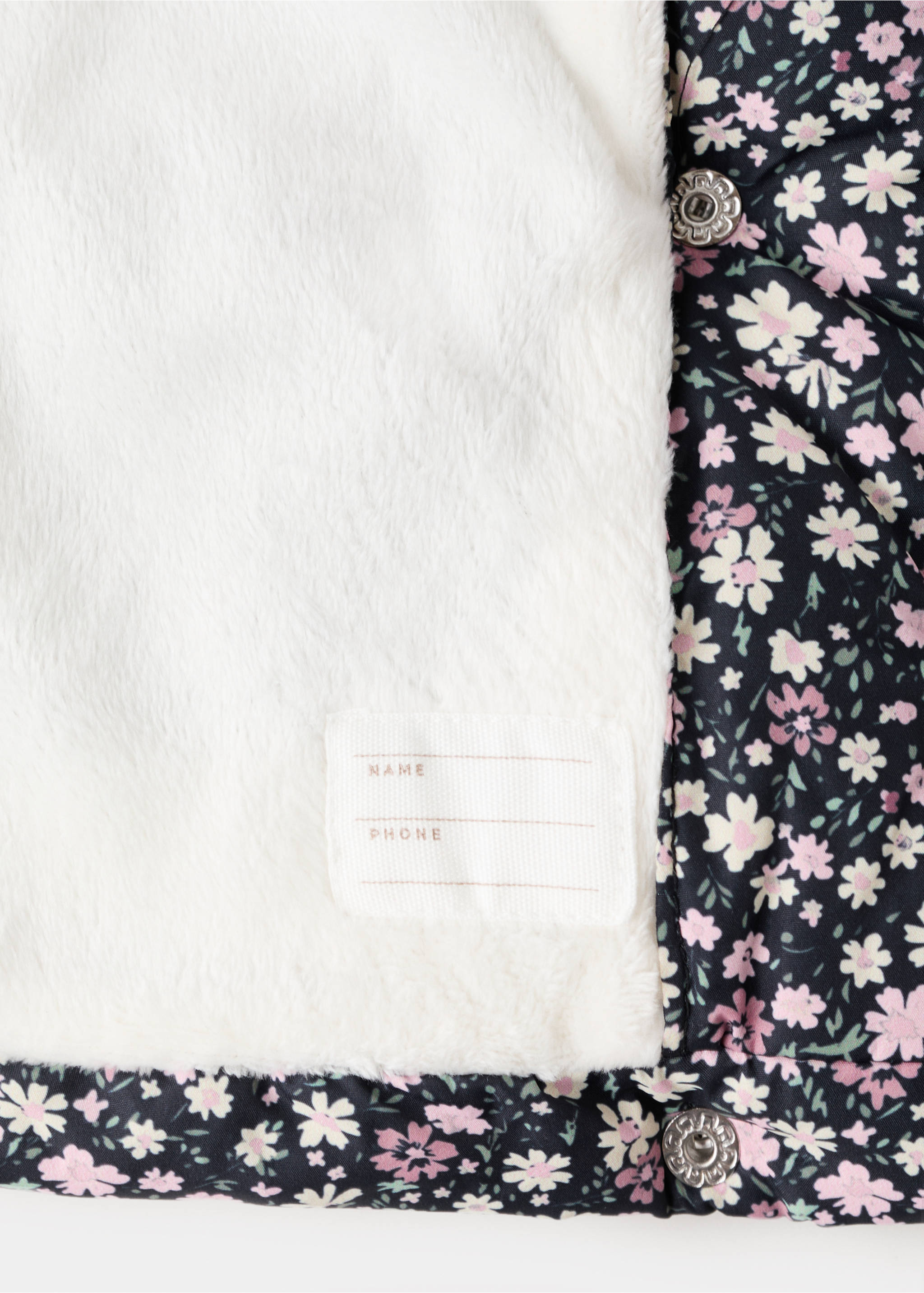 Kunstfellanorak mit Blumenmuster - Detail des Artikels 8, Schwarz. Ref: 17017768-00.