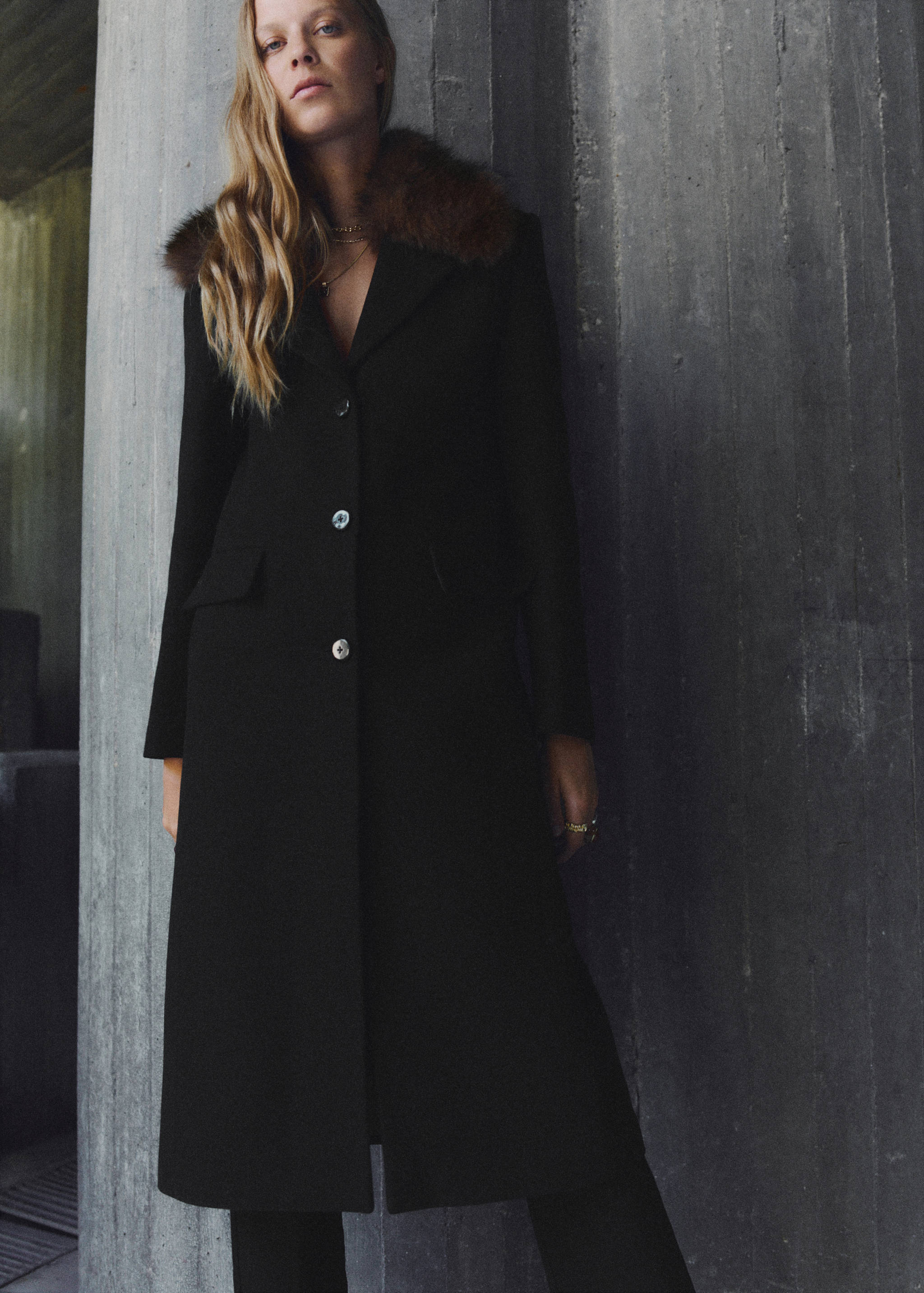 Manteau laine col imitation fourrure - Plan moyen