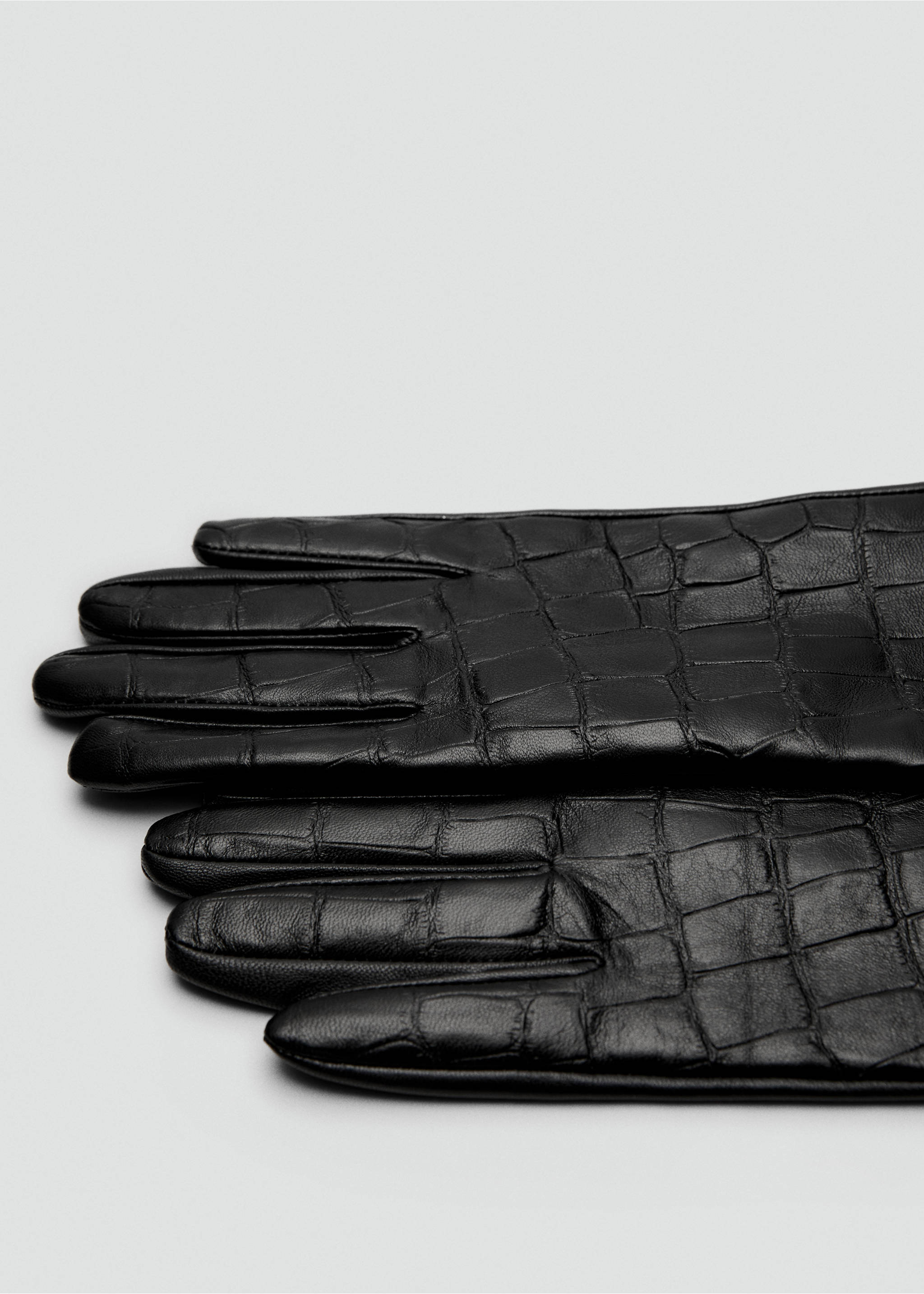 Lange Handschuhe aus Leder mit Krokodil-Effekt - Mittlere Ansicht, Schwarz. Ref: 17017773-00.
