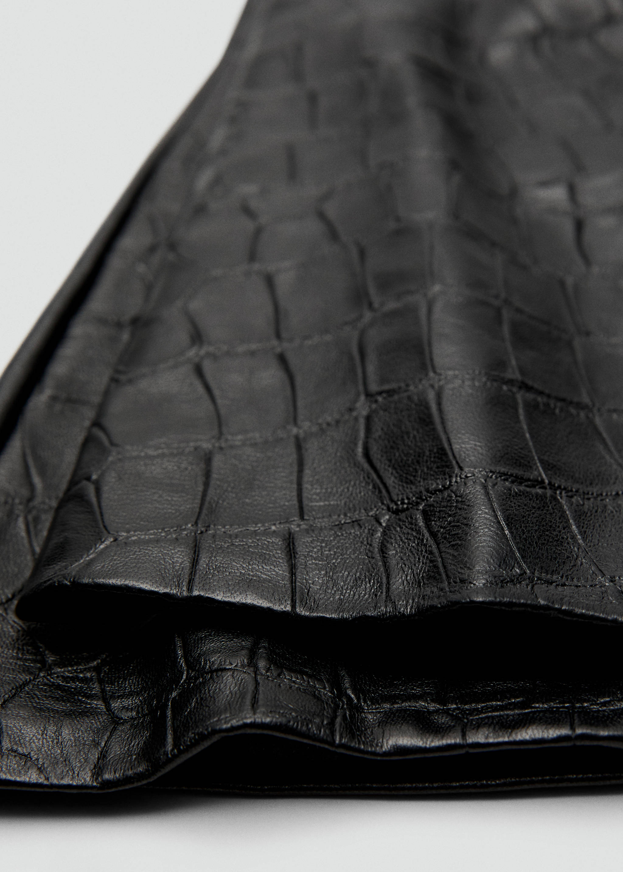 Long leather gloves with crocodile effect - Details of the article 1