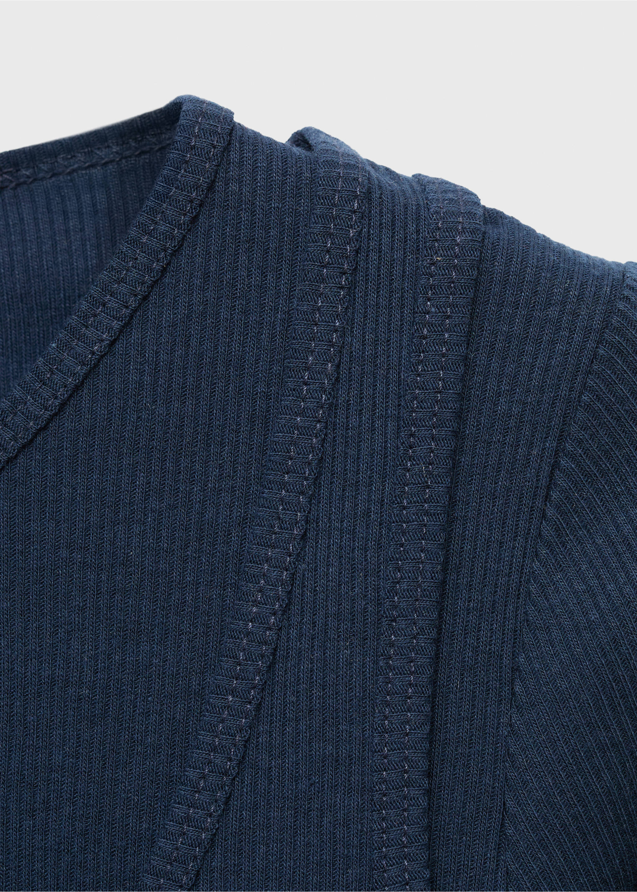 Double-layered T-shirt - Details of the article 8, Navy. Ref: 17017778-00.