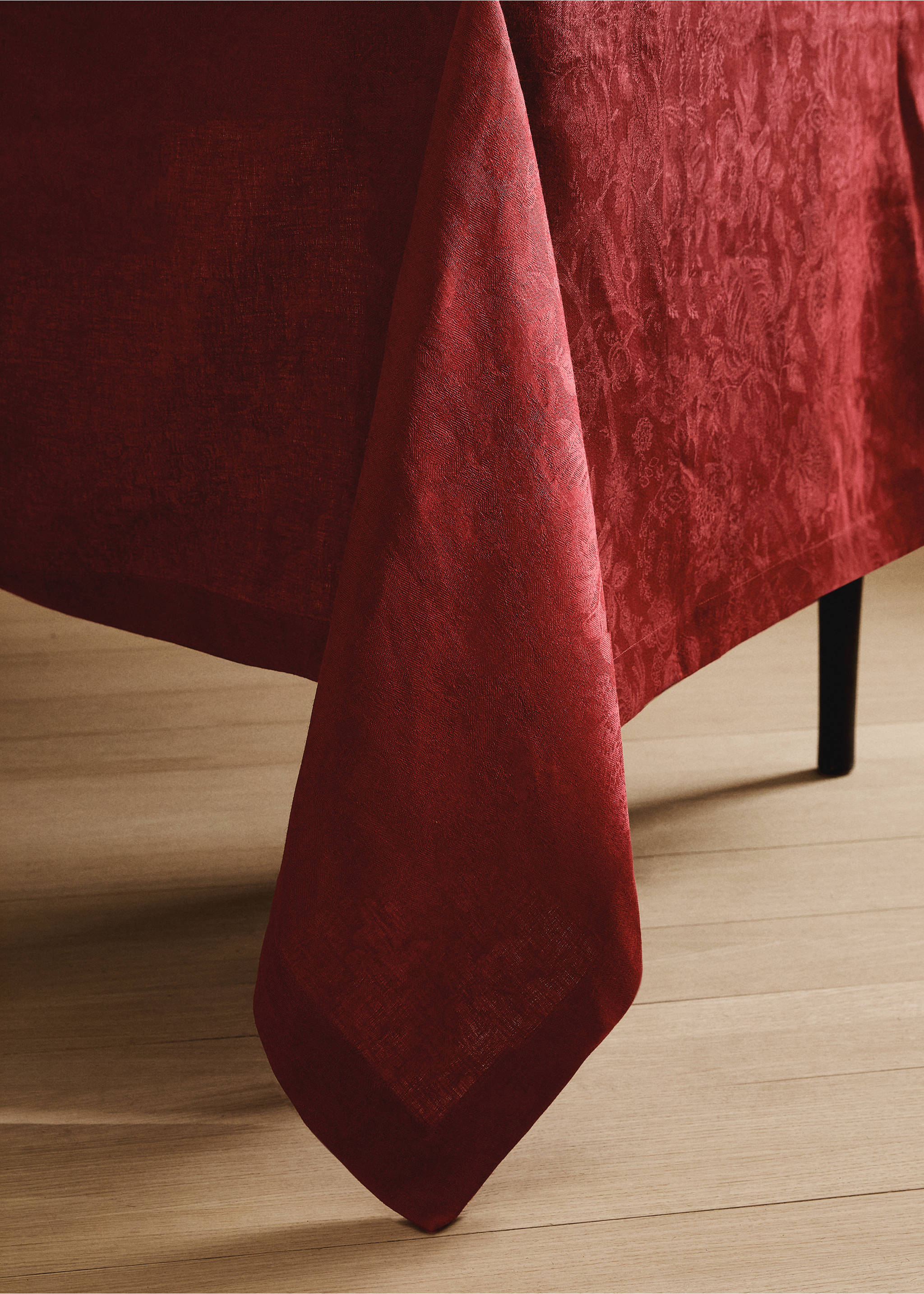 Estovalles lli jacquard floral 8 a 10 comensals - Detall de l'article 8, Vermell. Ref: 17017786-00.