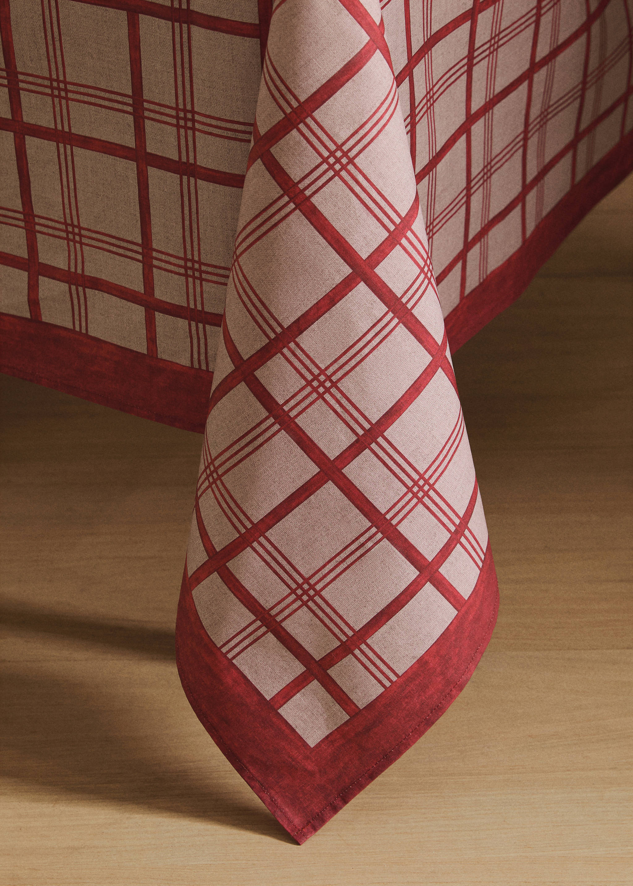 Resin-coated striped tablecloth for 2 to 4 guests - Details of the article 8
