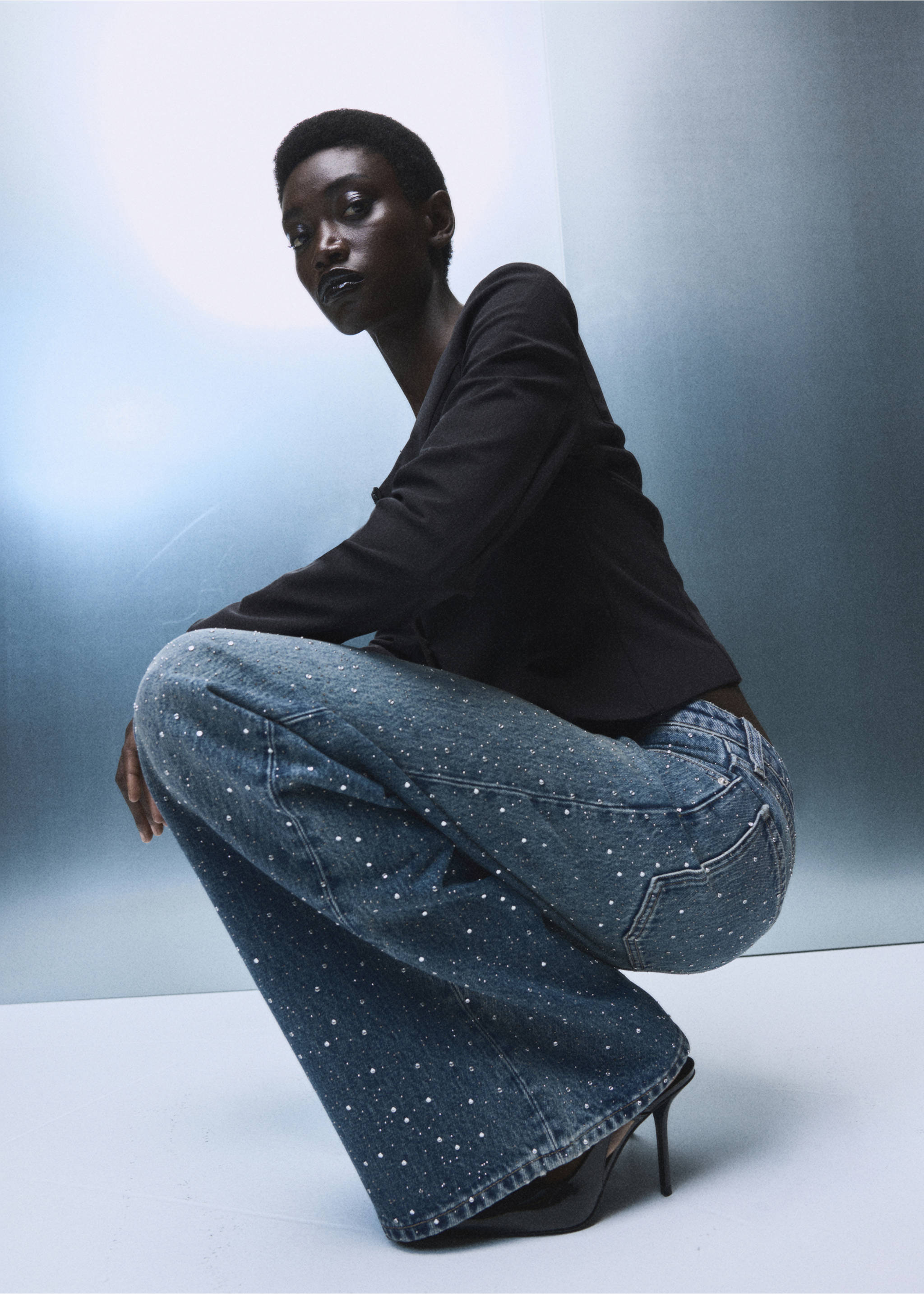 Wide leg jeans with rhinestones - Details of the article 2, Medium Blue. Ref: 17017822-00.