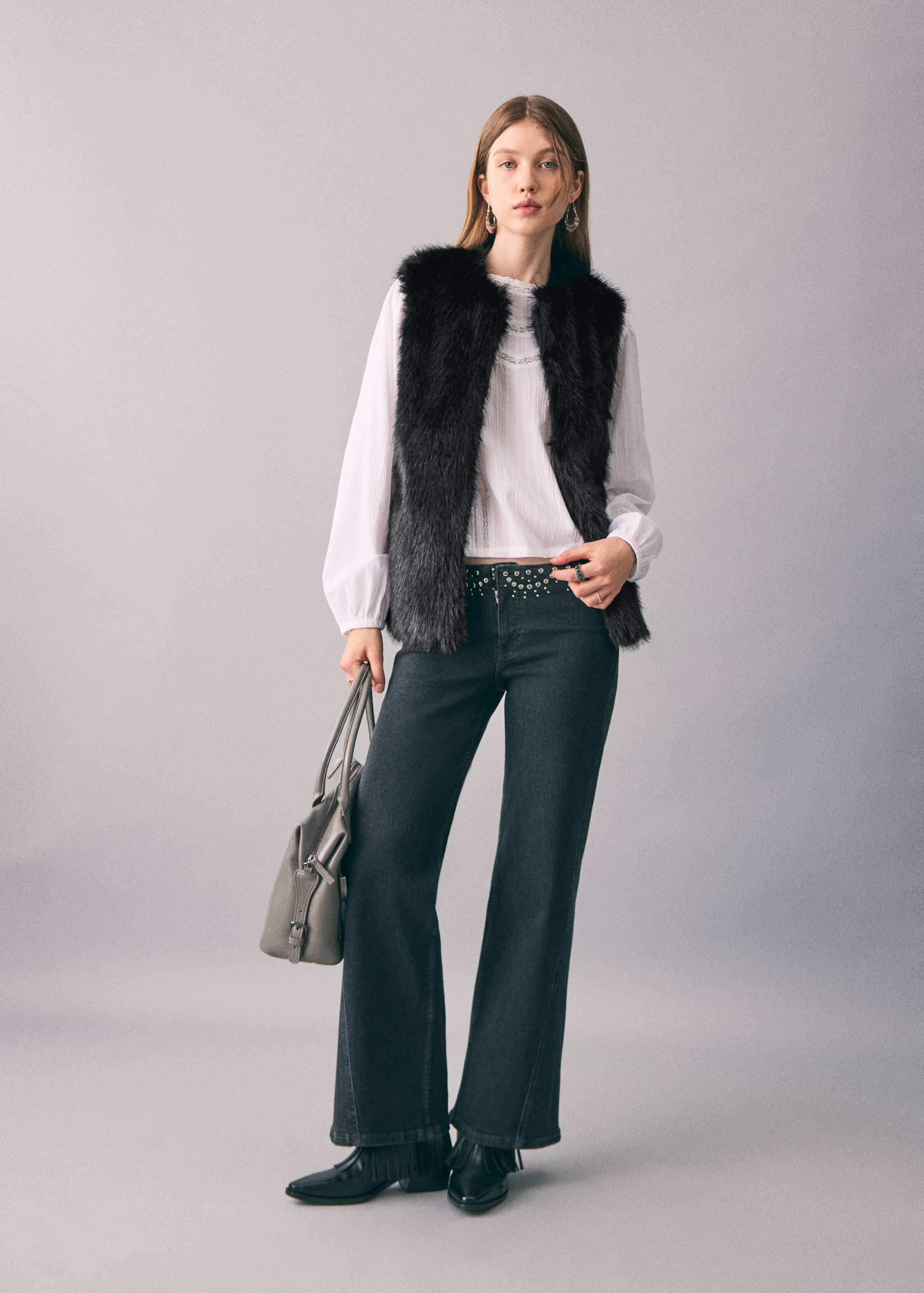 Fur-effect cape gilet - General plane
