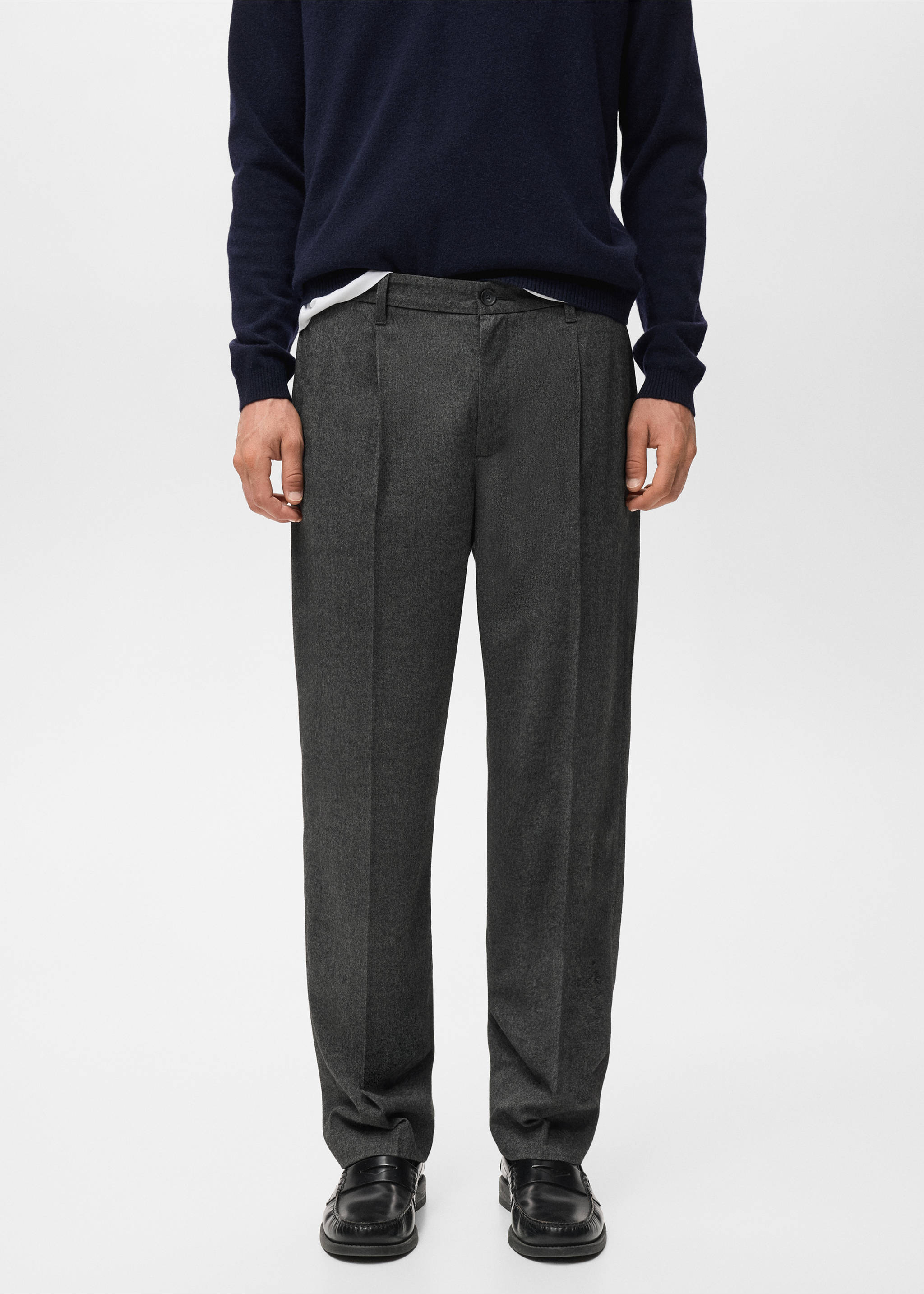 Regular-fit pleated flannel trousers - Medium plane, Dark Heather Grey. Ref: 17017888-00.