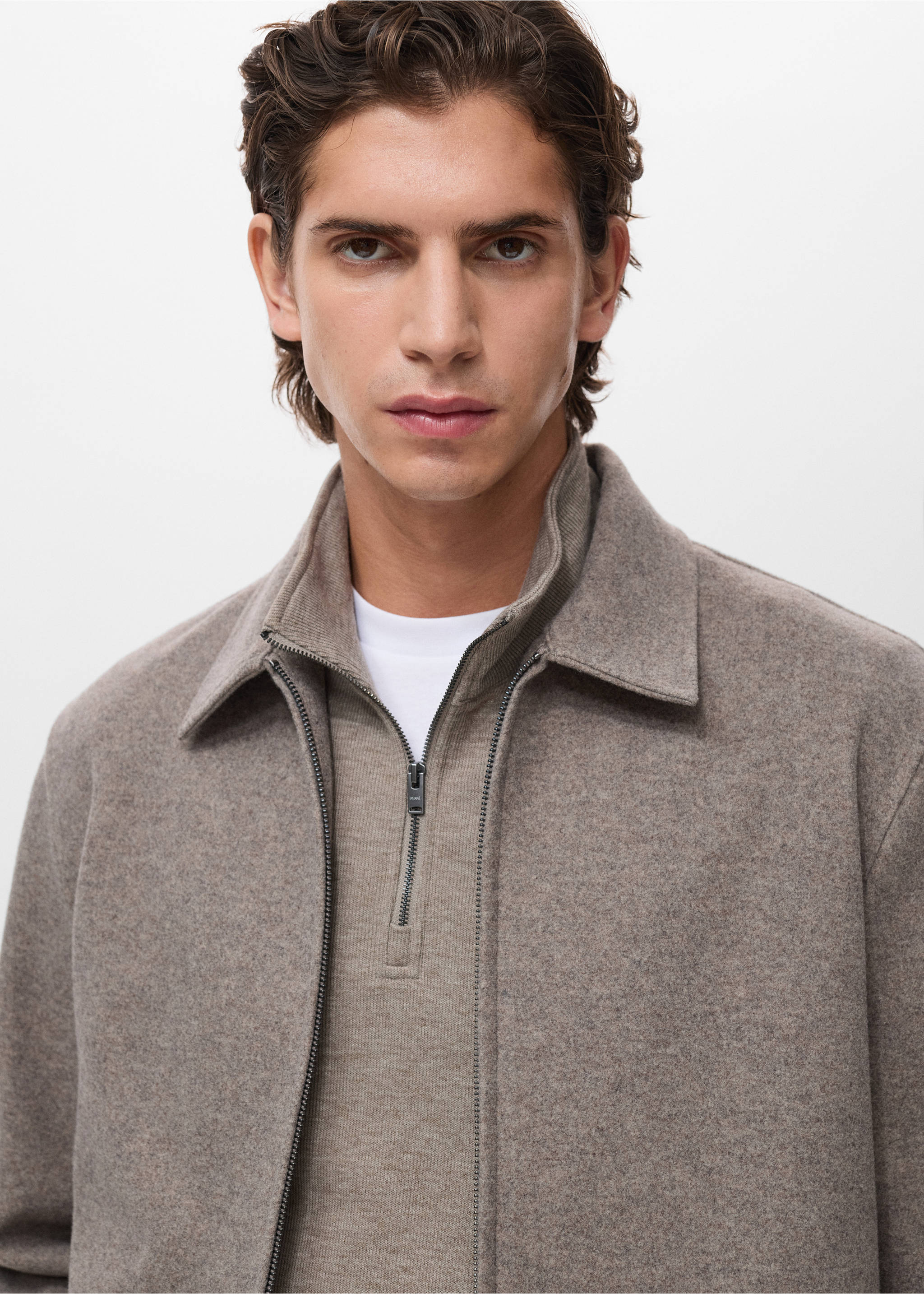 Zip-up cloth jacket - Details of the article 1, Medium Brown. Ref: 17017901-00.