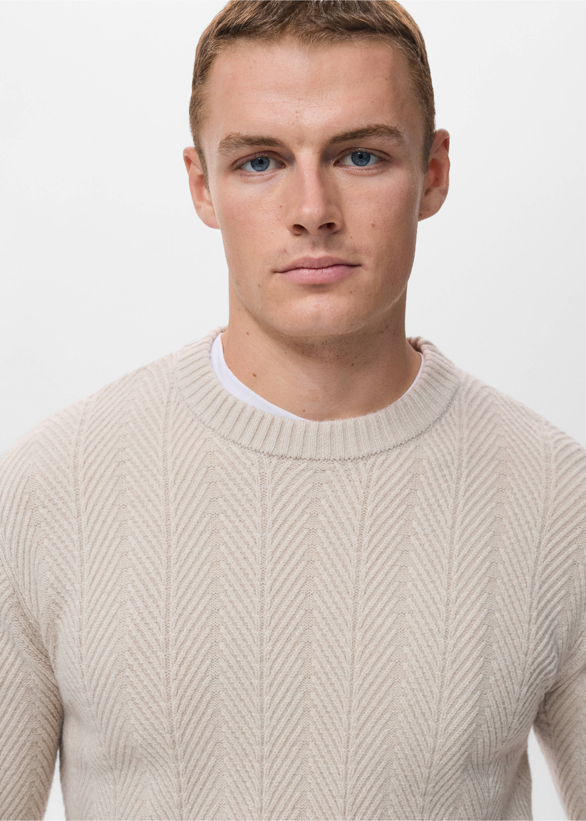 Herringbone structured sweater - Details of the article 1, Ecru. Ref: 17017904-00.