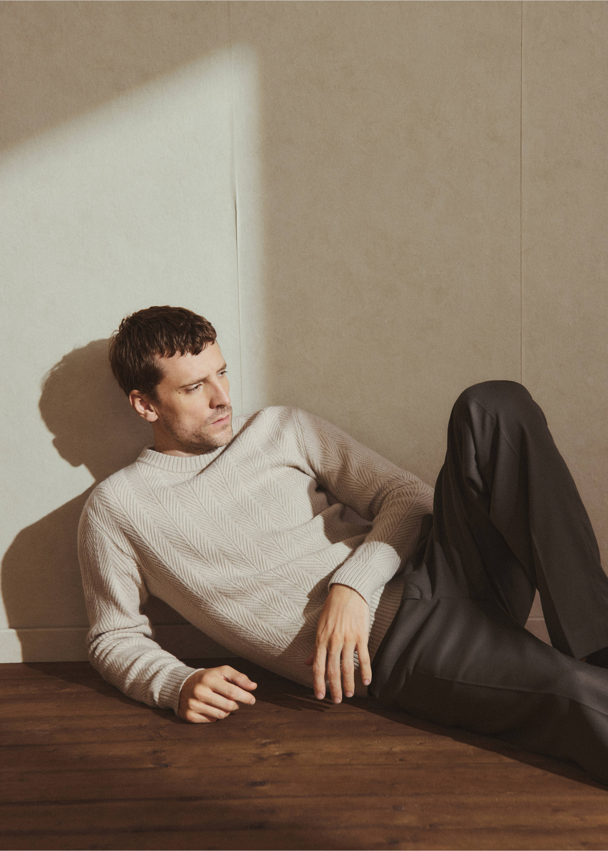 Herringbone structured sweater - Details of the article 3, Ecru. Ref: 17017904-00.