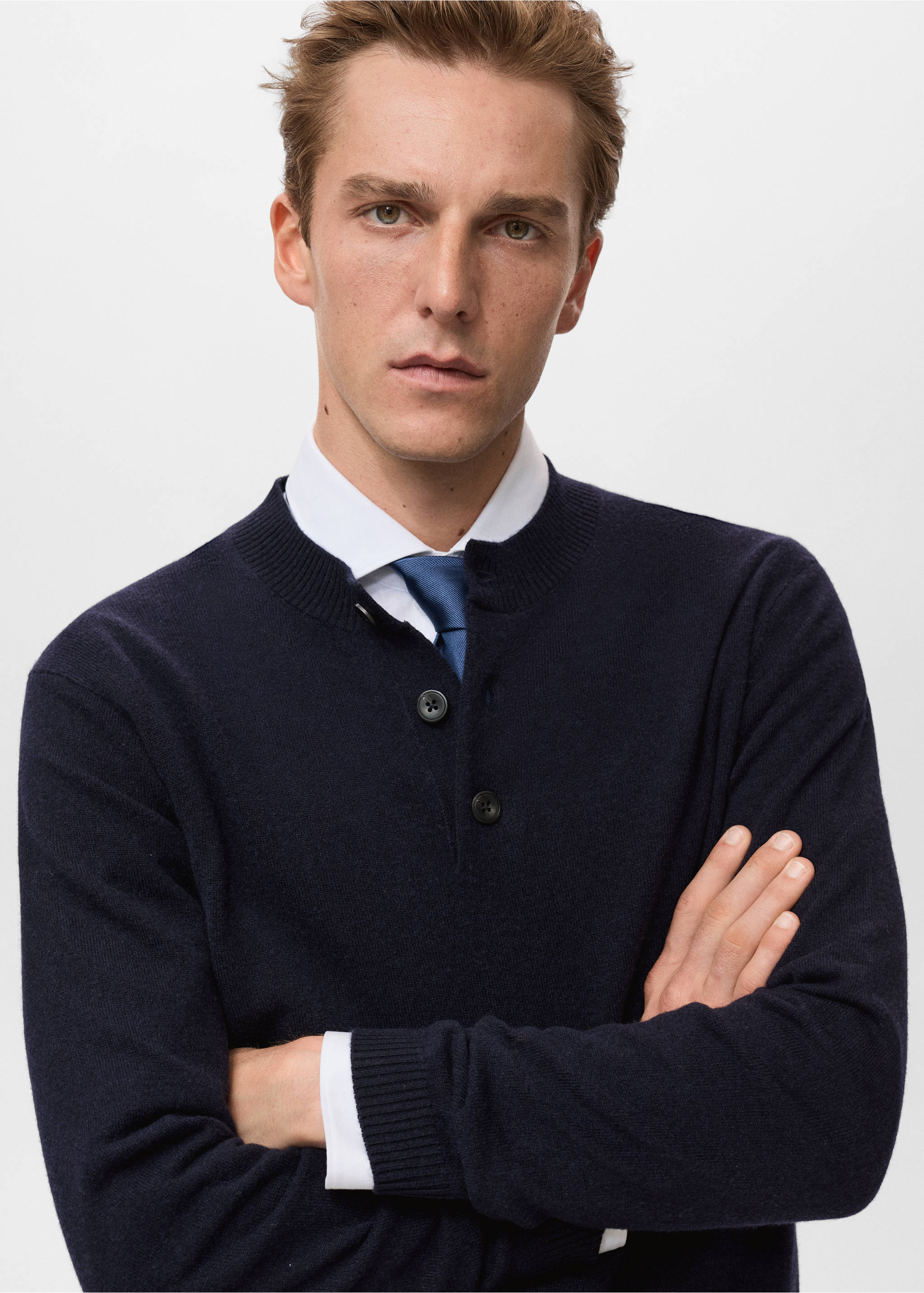 100% extra-fine wool knitted sweater - Details of the article 1, Navy. Ref: 17017905-00.