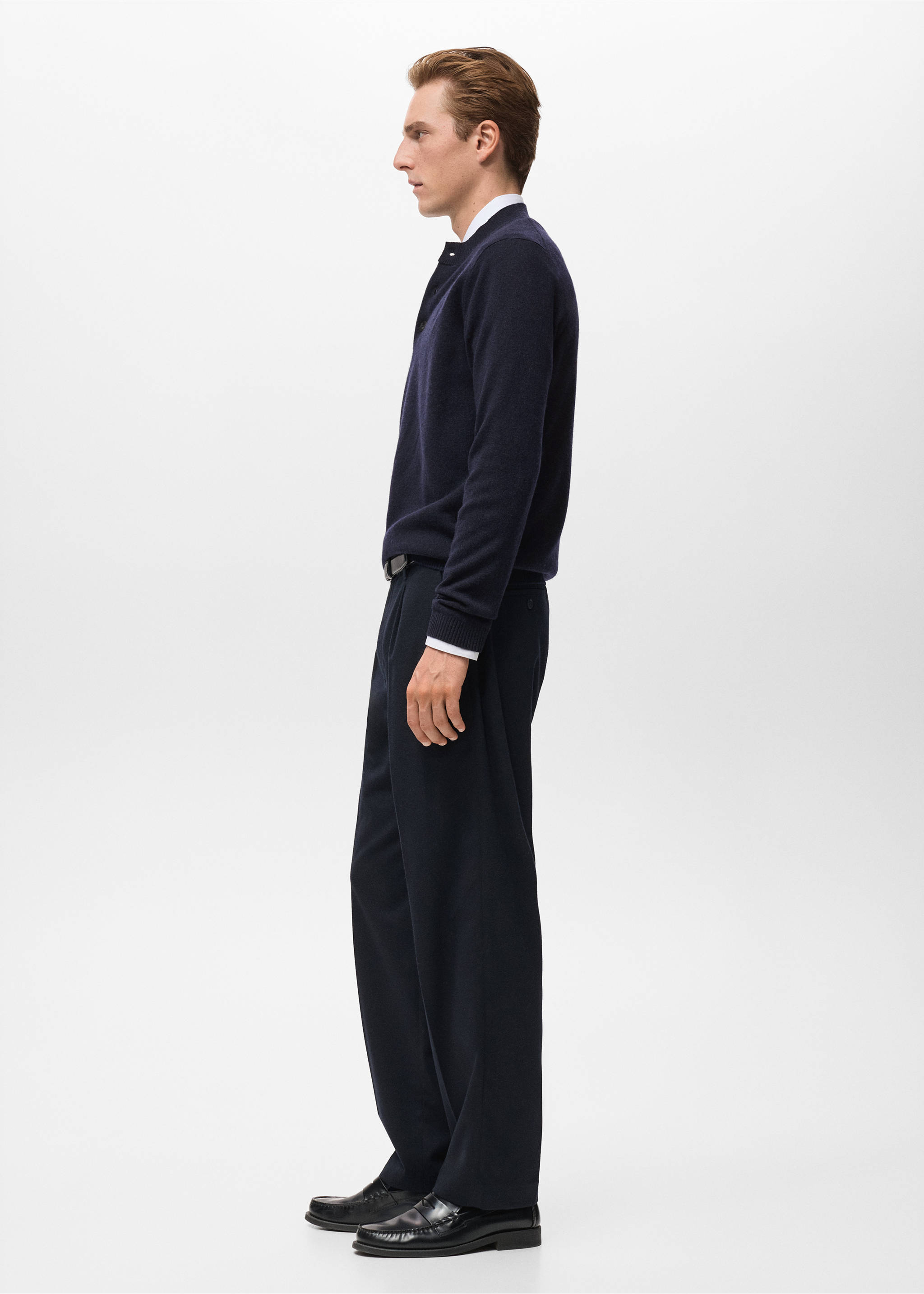 100% extra-fine wool knitted sweater - Details of the article 2, Navy. Ref: 17017905-00.