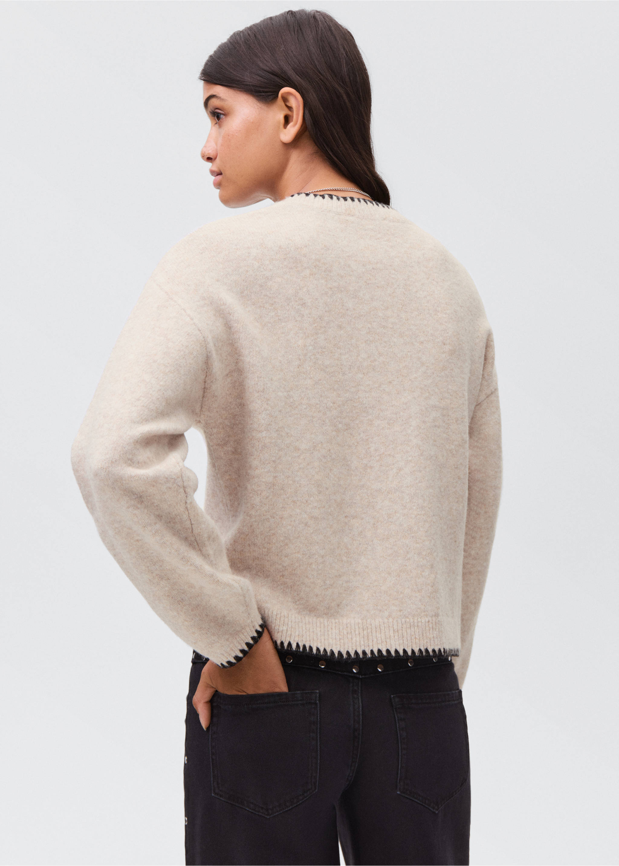 Knit embroidered sweater - Reverse of the article, Sand. Ref: 17018268-00.