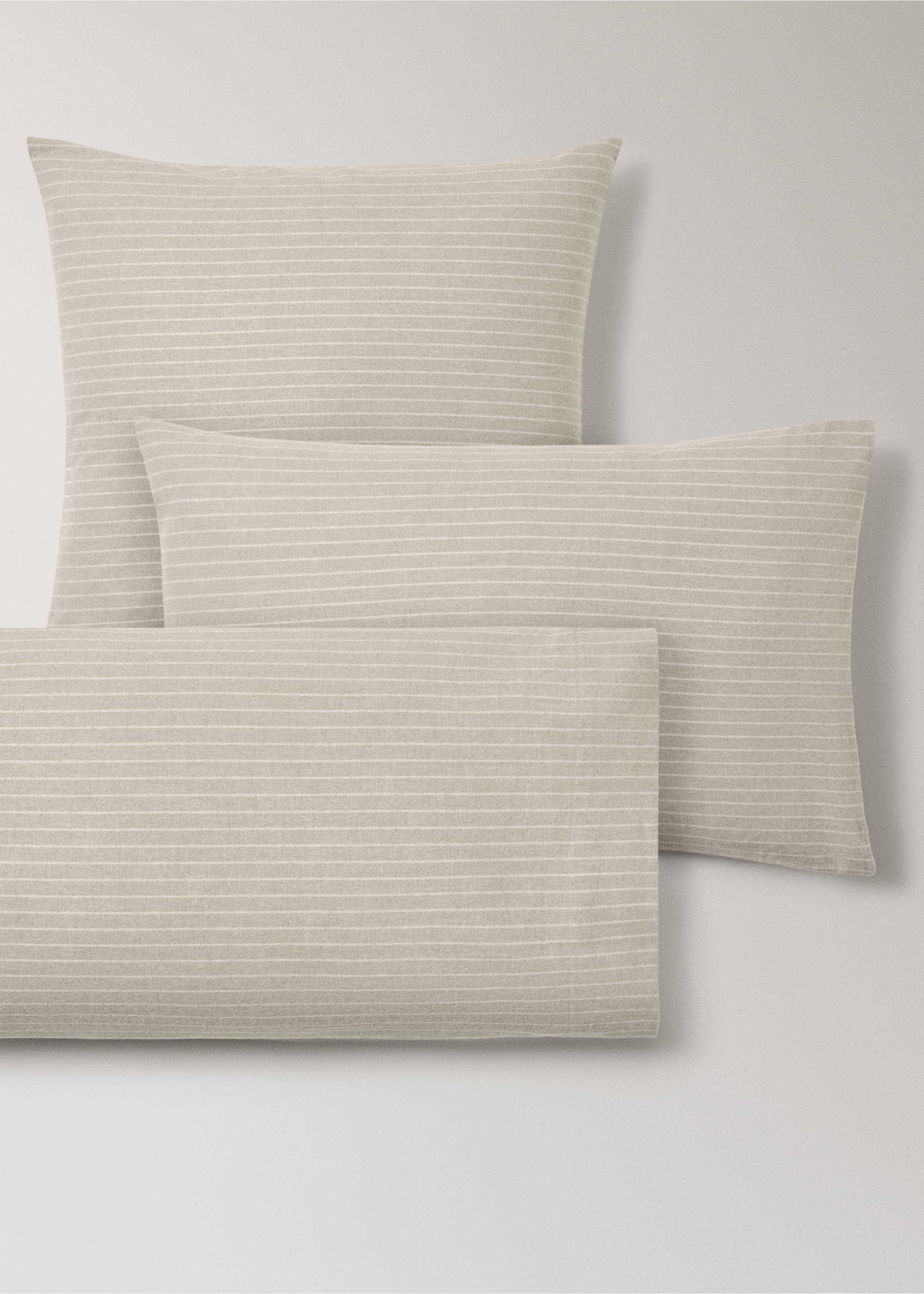 Two cotton flannel pillowcases with melange threads and fine stripes, 50x75cm - Details of the article 4, Beige. Ref: 17018282-00.