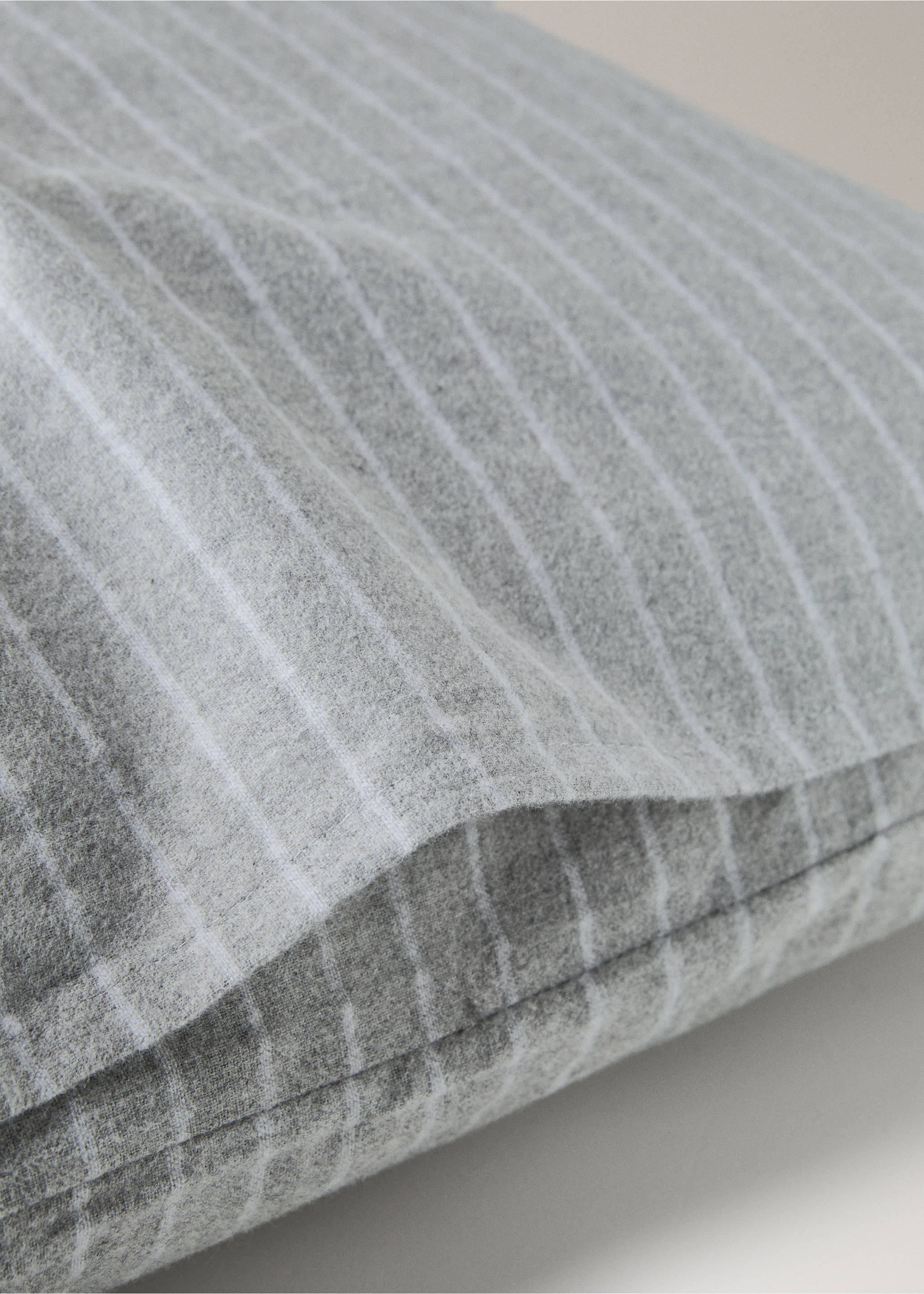 Two cotton flannel pillowcases with melange threads and fine stripes, 50x75cm - Details of the article 3, Grey. Ref: 17018282-00.
