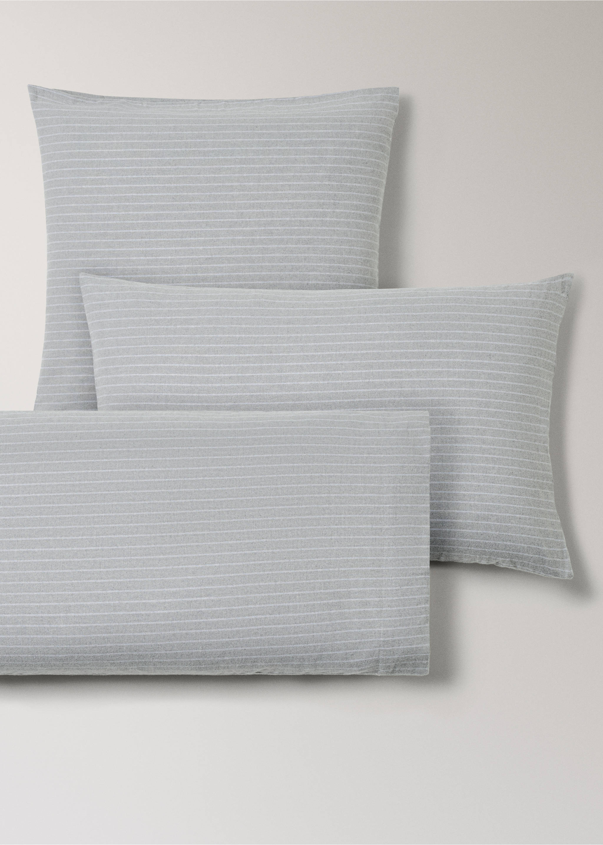 Two cotton flannel pillowcases with melange threads and fine stripes, 50x75cm - Details of the article 4, Grey. Ref: 17018282-00.