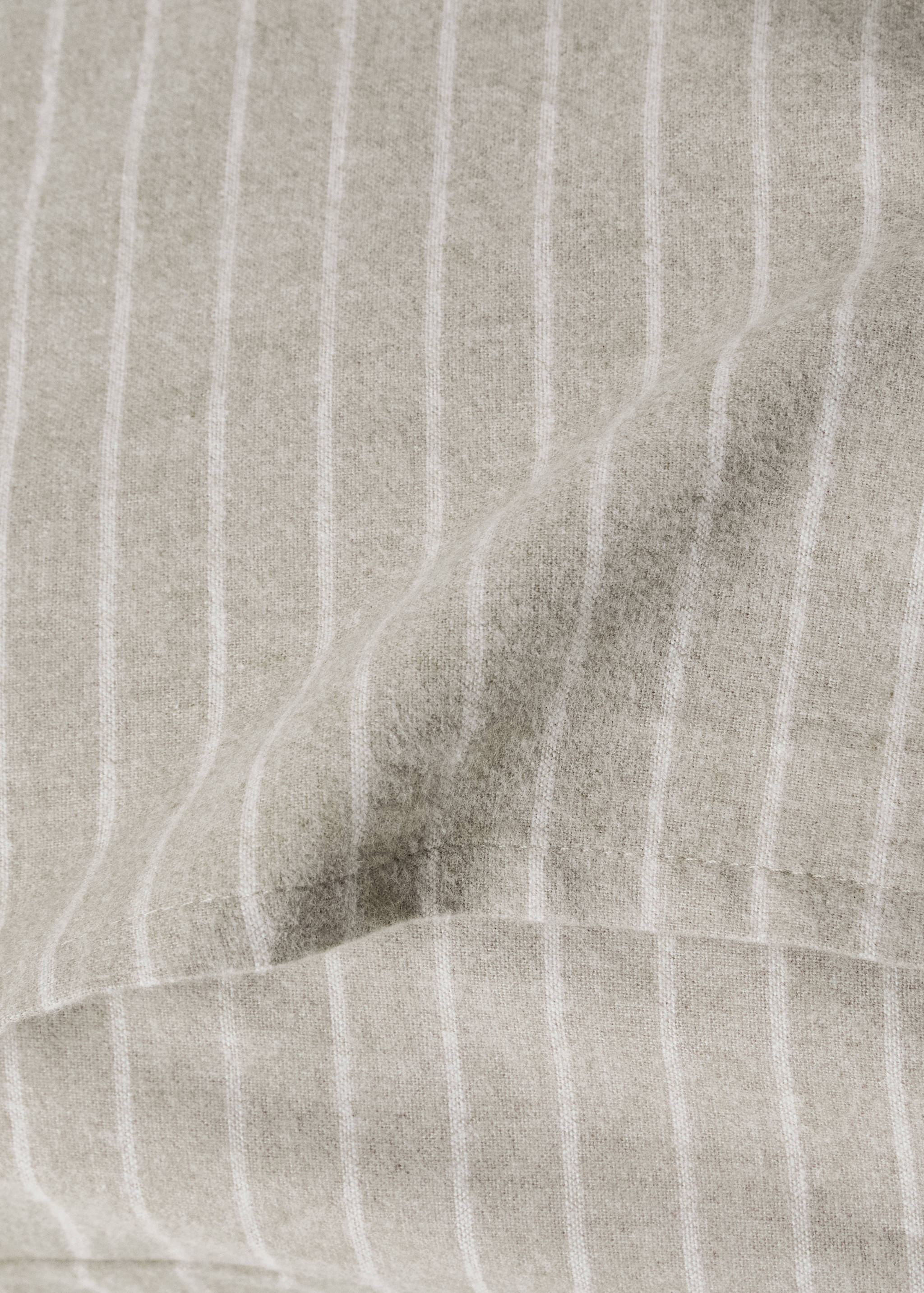 Kissenbezug aus Baumwollflanell mit Melange-Garn und feinen Streifen, 60x60cm - Detail des Artikels 2