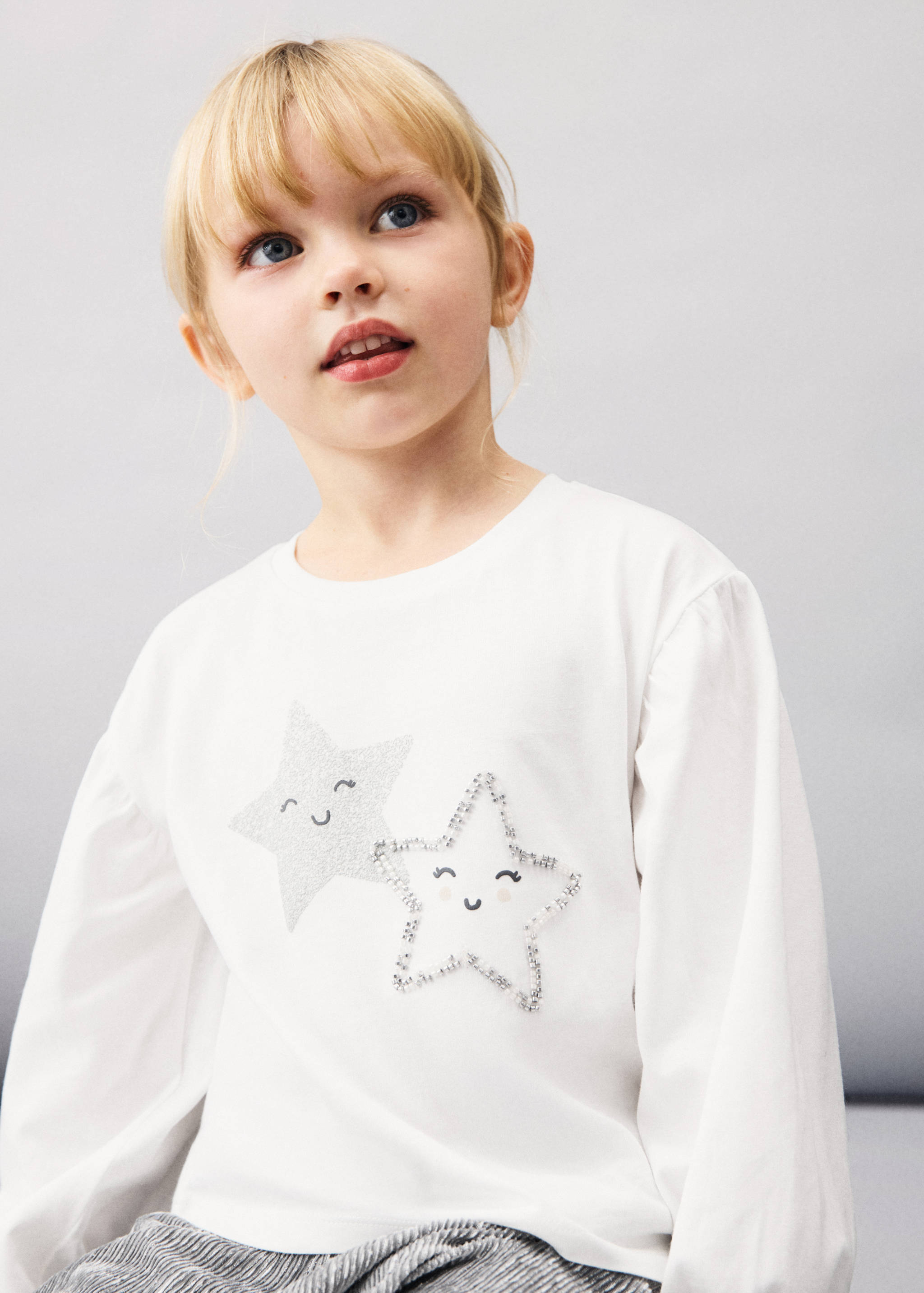 T-shirt i bomull stjärnor - Bild av mittparti