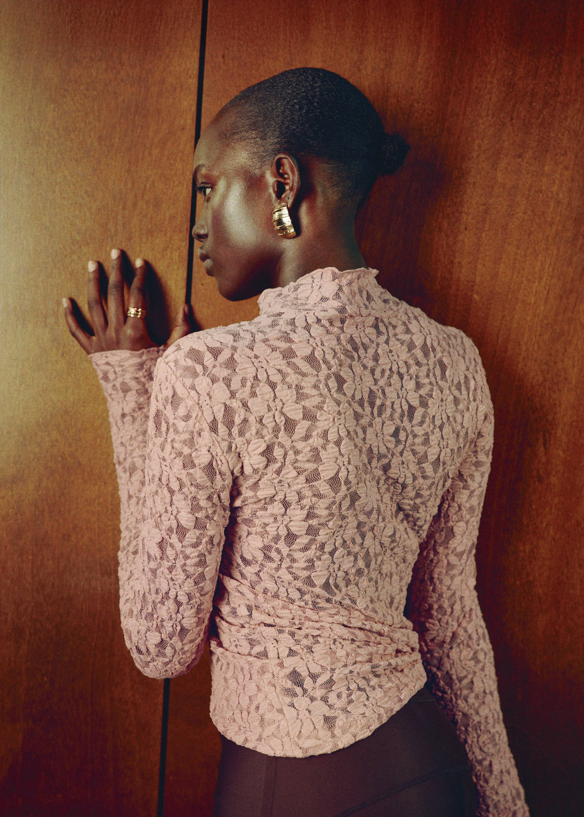 Lace t-shirt with perkins neck - Reverse of the article
