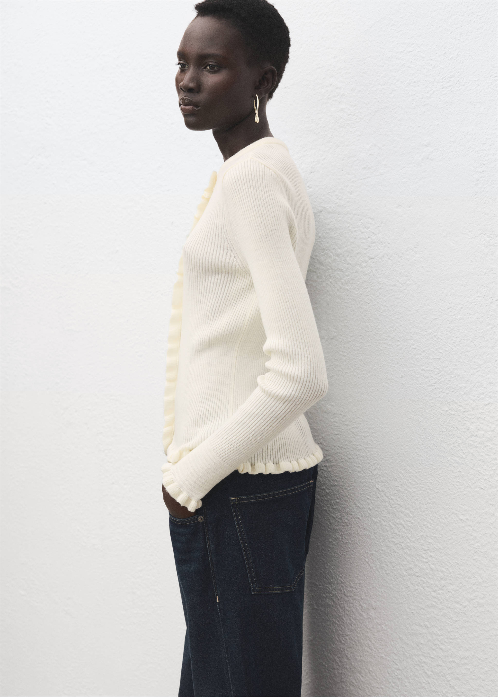 Scalloped edges cardigan - Details of the article 2, Ecru. Ref: 17019122-00.