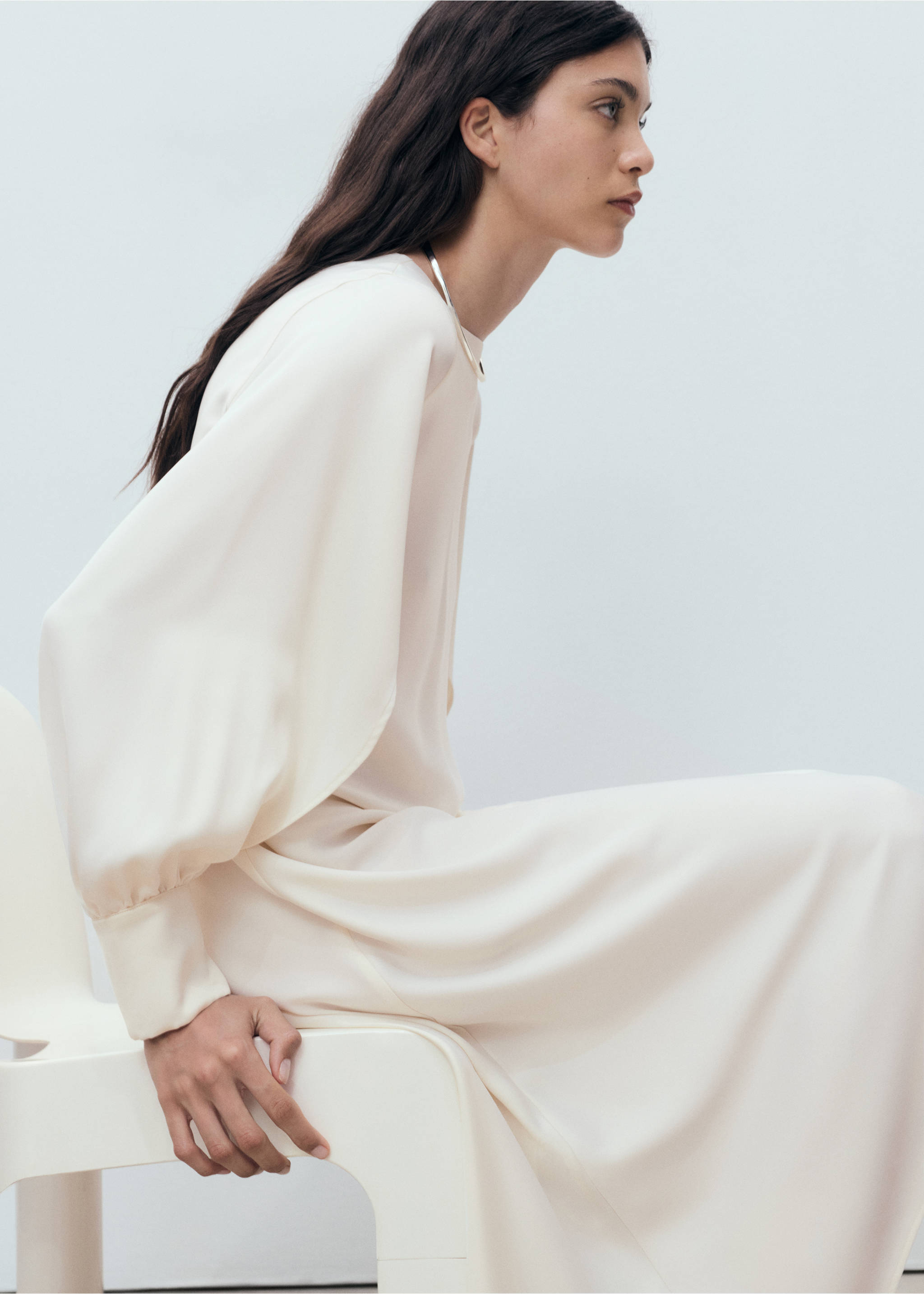 Satin dress with slit sleeves - Details of the article 2, Off White. Ref: 17021126-00.