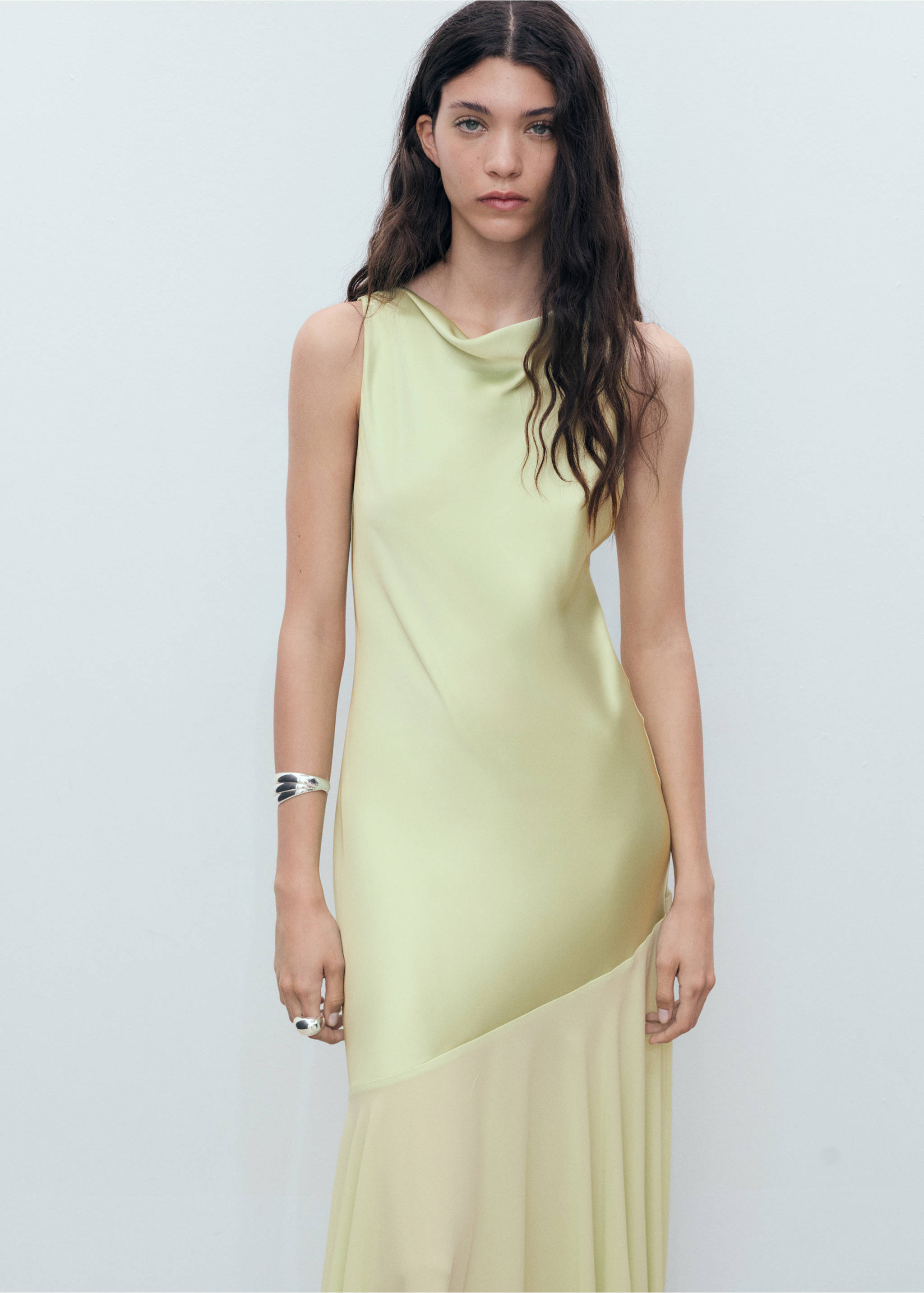 Combined dress with asymmetrical cut - Medium plane, Green. Ref: 17021127-00.