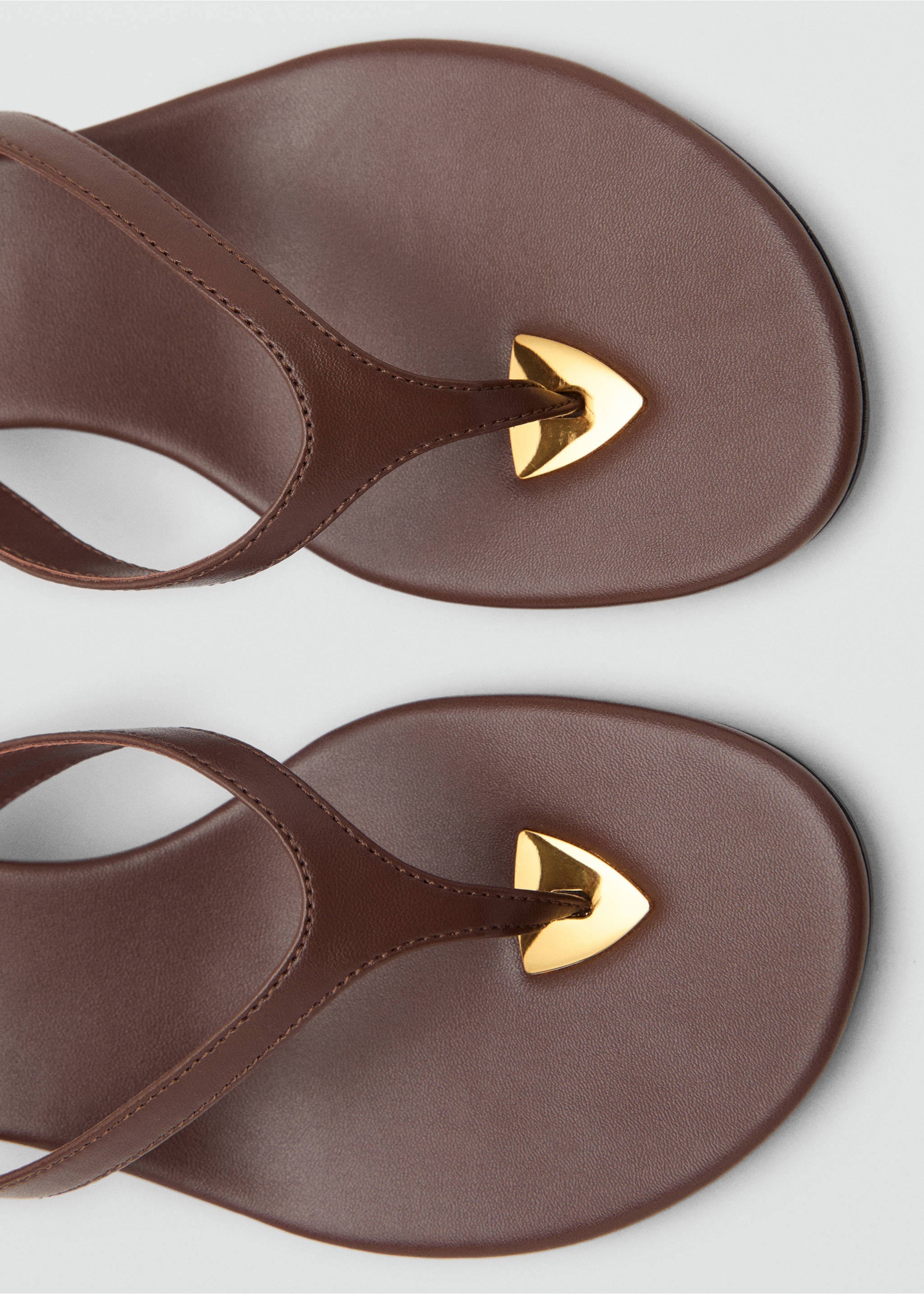 Heeled sandals with metallic detail - Details of the article 2, Chocolate. Ref: 17021129-00.