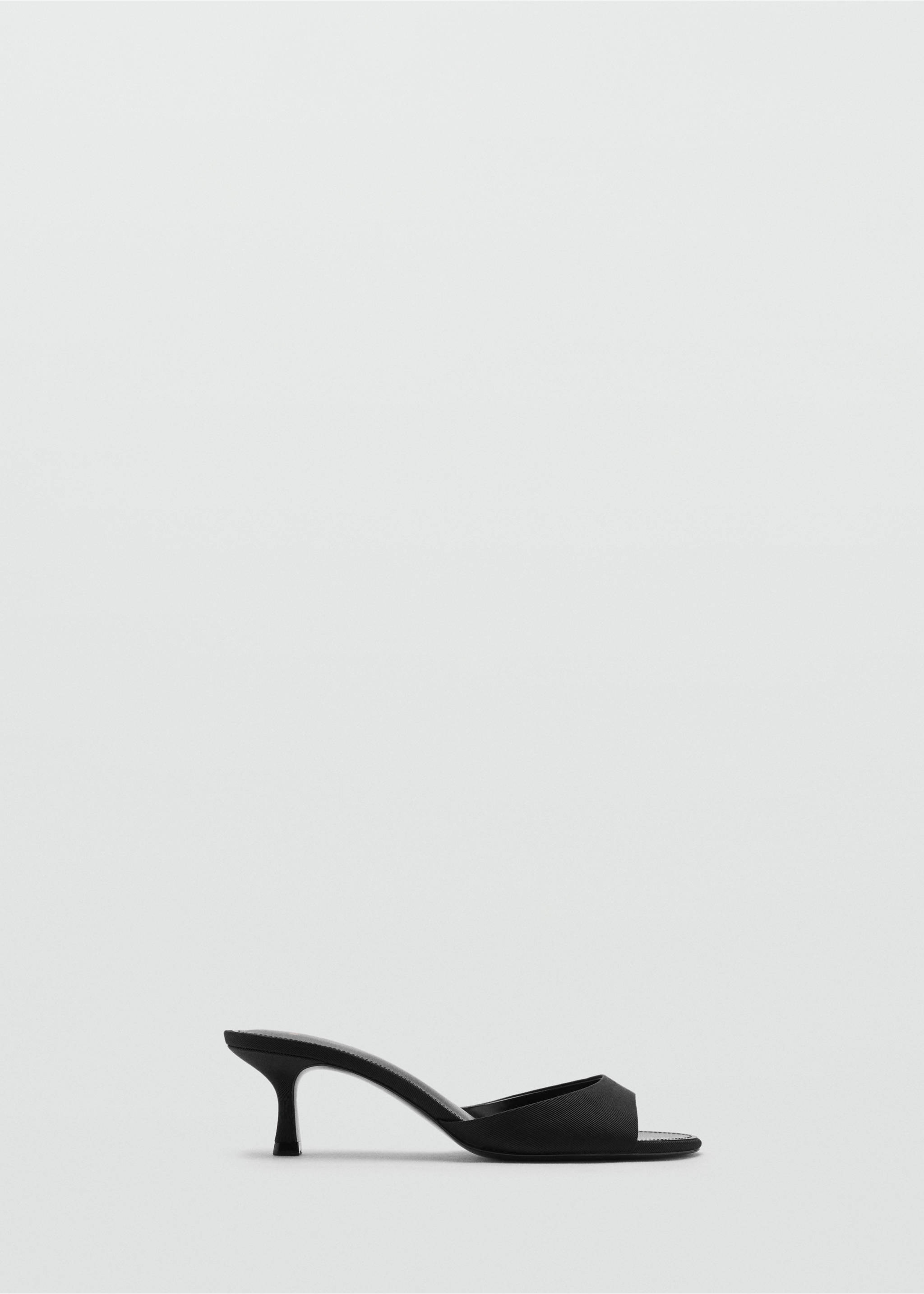 Kitten-heel sandals with strap - Article without model, Black. Ref: 17021130-00.
