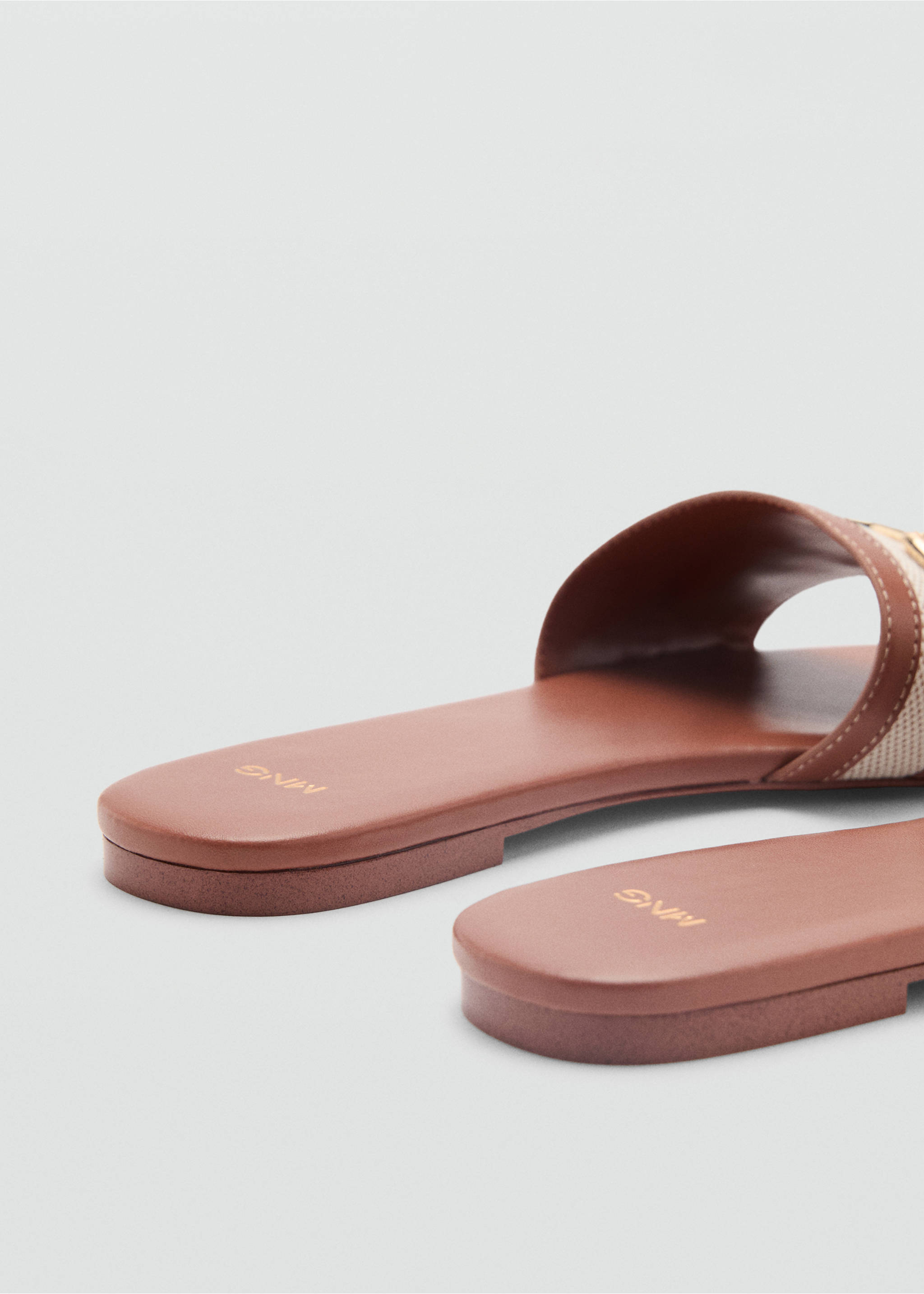 Sandals with buckle strap - Details of the article 1, Leather. Ref: 17021131-00.