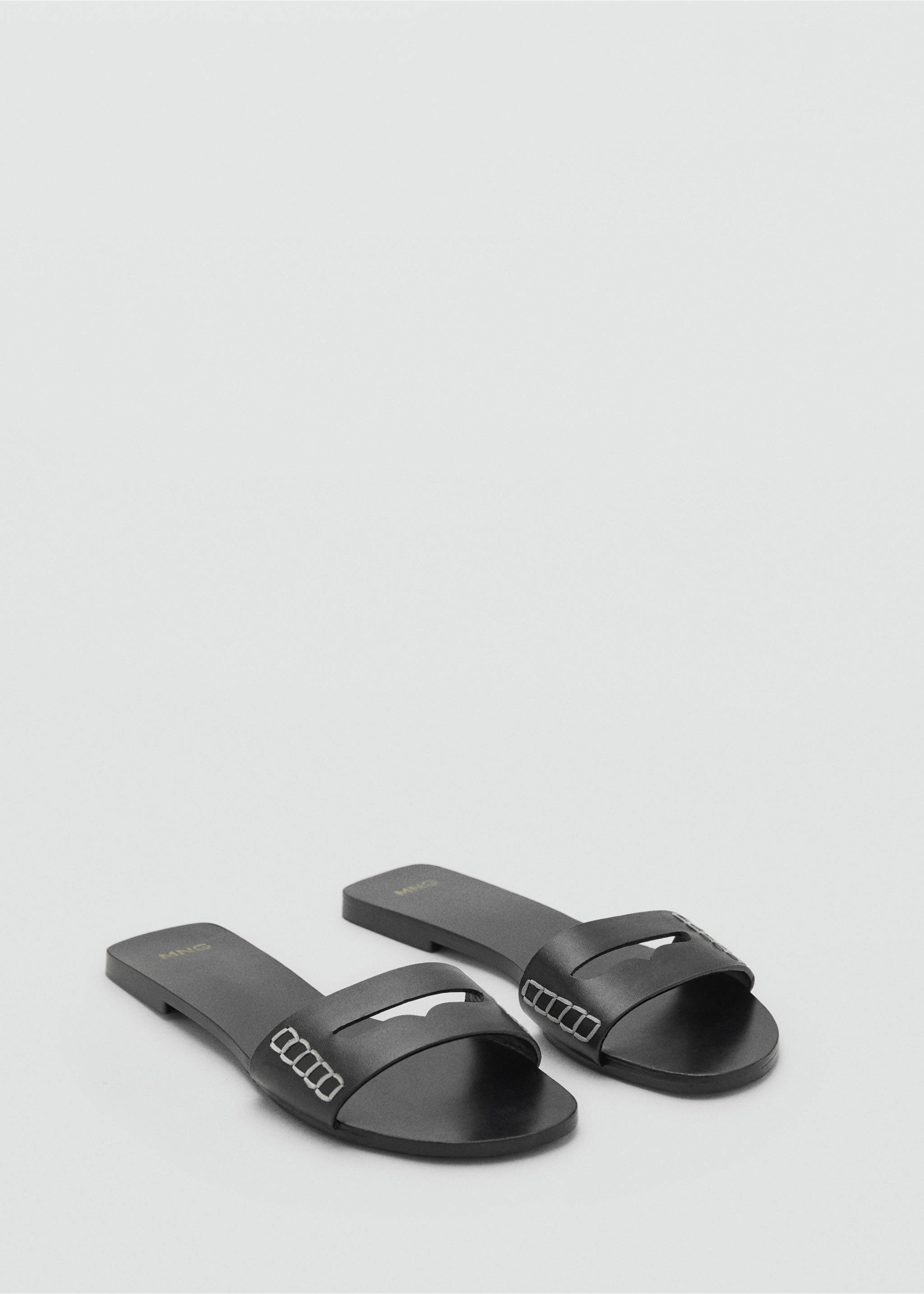 Leather sandals with a wide strap - Medium plane, Black. Ref: 17021133-00.