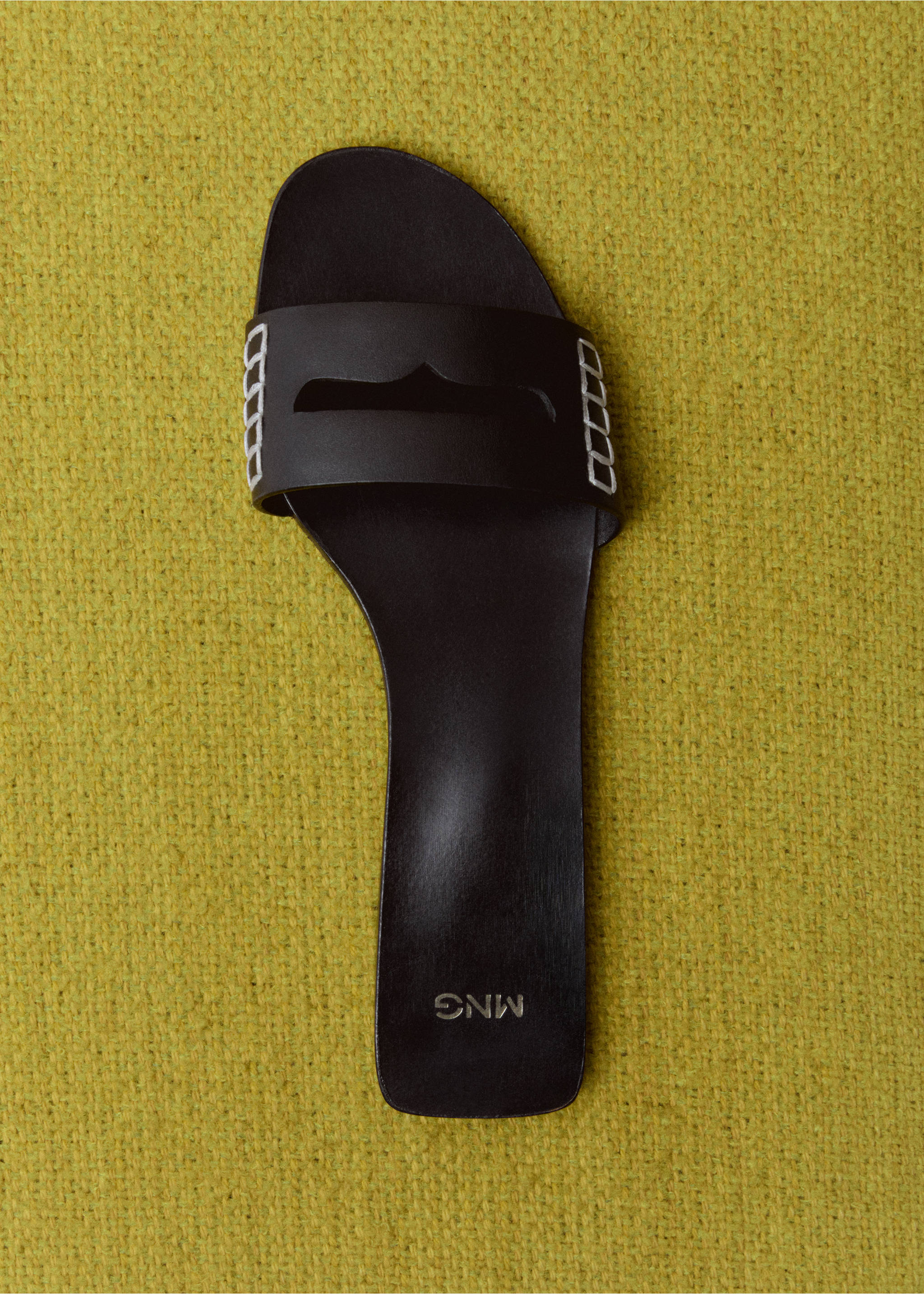Leather sandals with a wide strap - Details of the article 5, Black. Ref: 17021133-00.