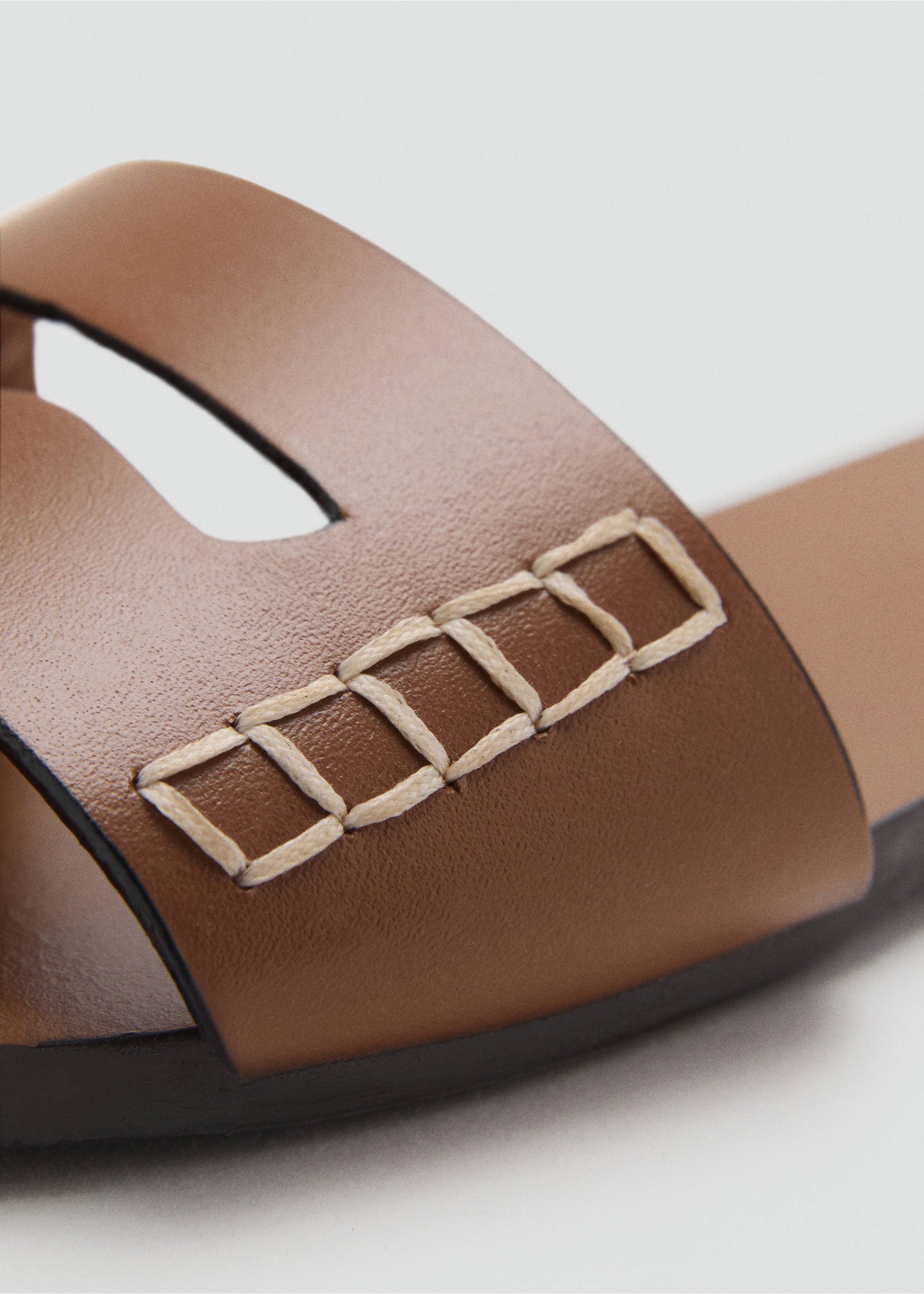 Leather sandals with a wide strap - Details of the article 3, Leather. Ref: 17021133-00.