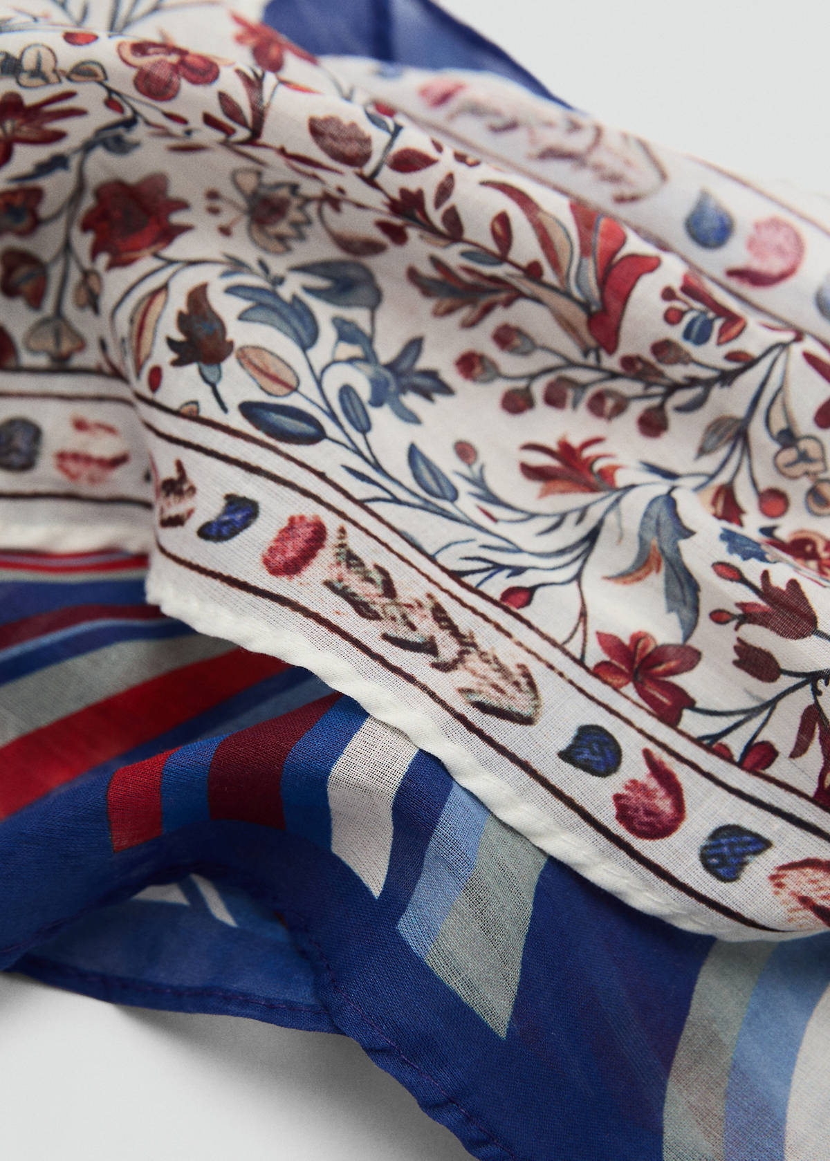 Set of 2 printed handkerchiefs