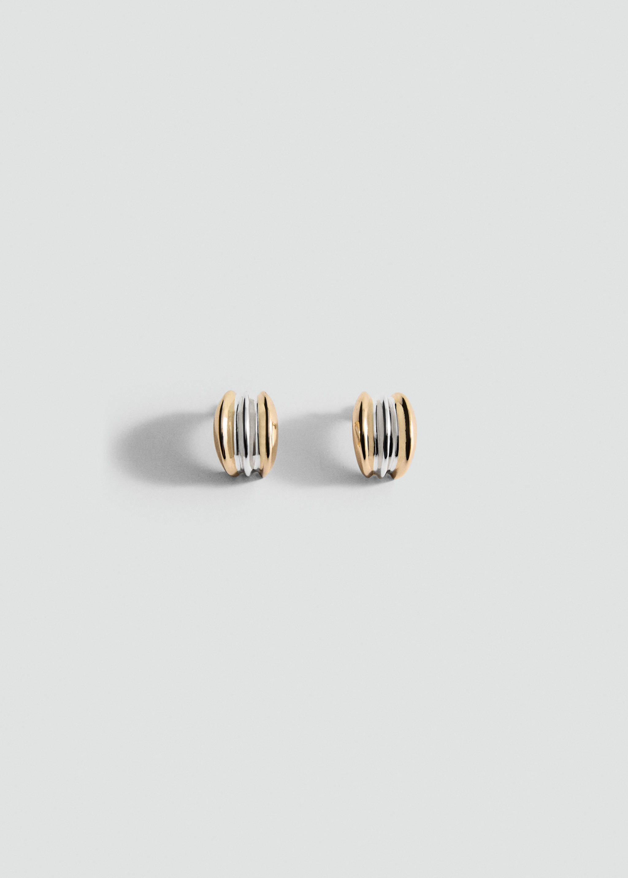 Hoop earrings with two-tone relief - Article without model