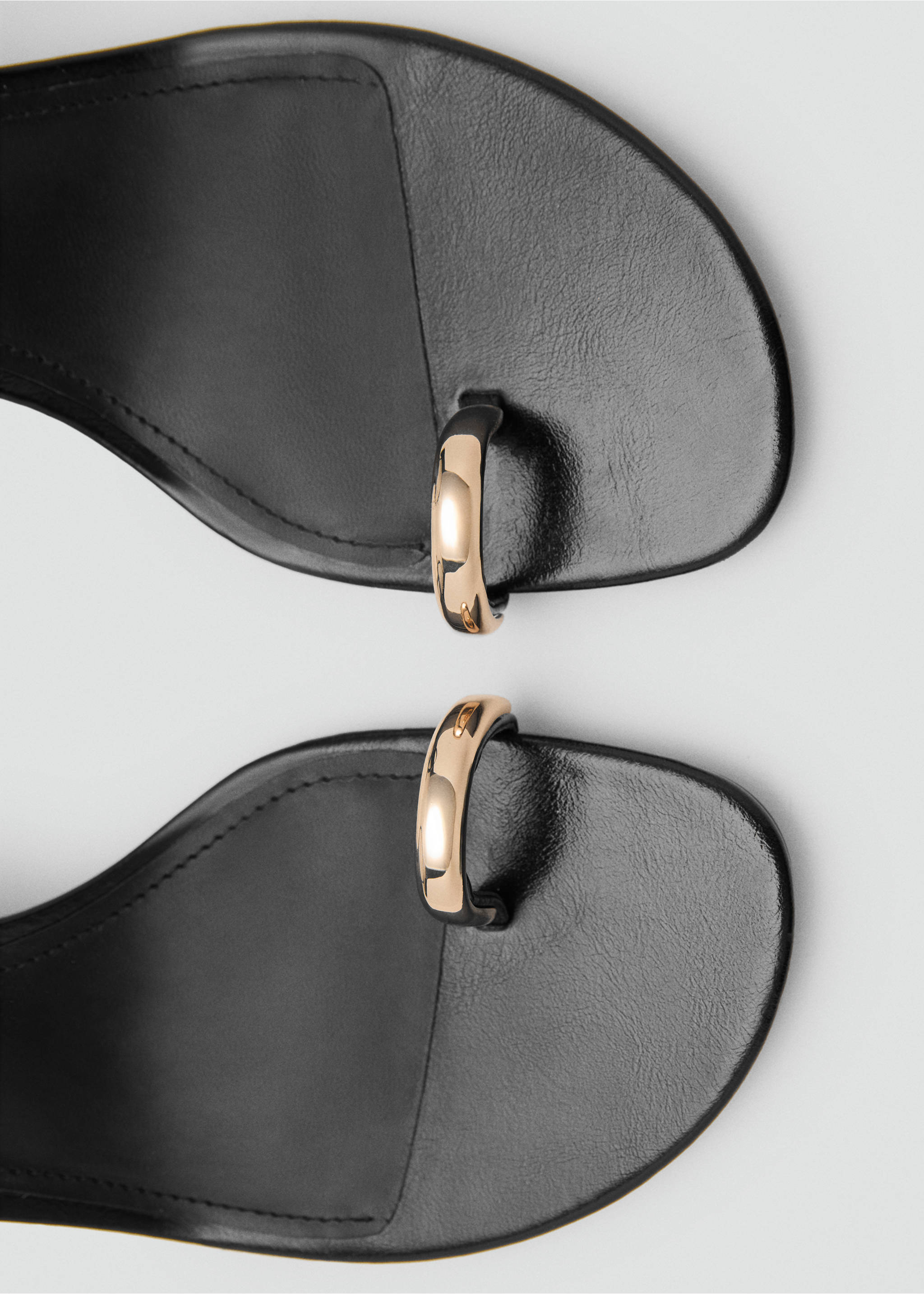 Heeled sandals with metallic detail - Details of the article 2, Black. Ref: 17021142-00.