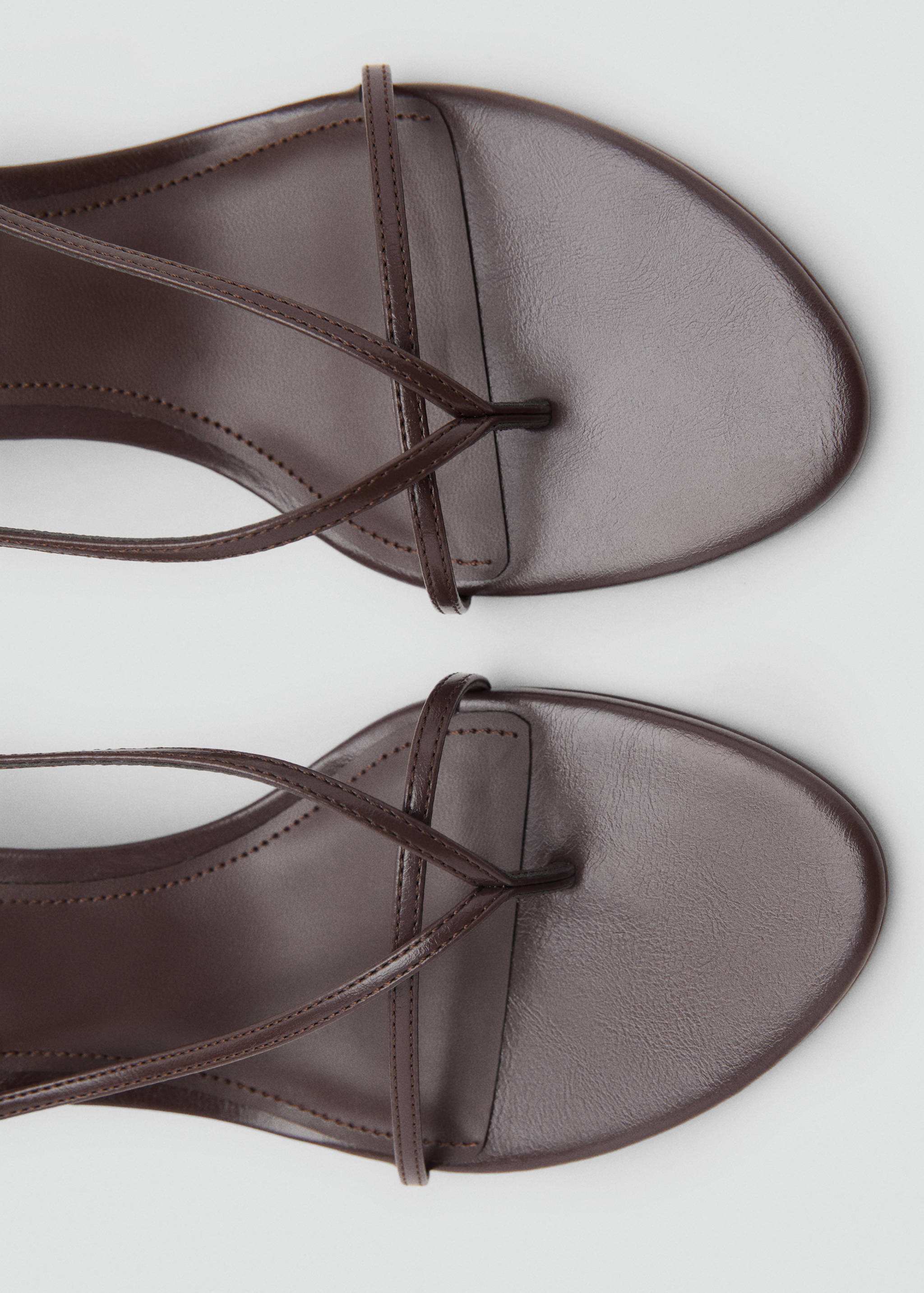 Heeled sandals with thin strap - Details of the article 1