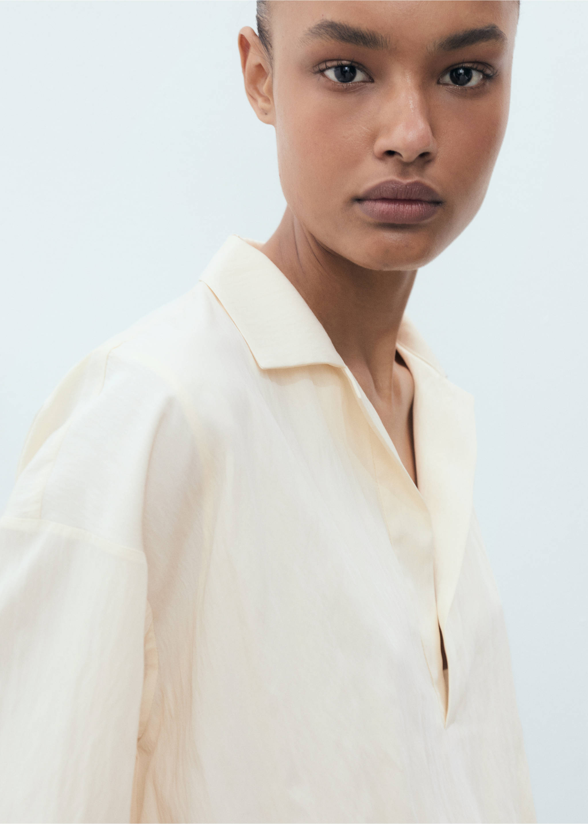 Crop puffed shirt - Details of the article 1, Vanilla. Ref: 17021157-00.