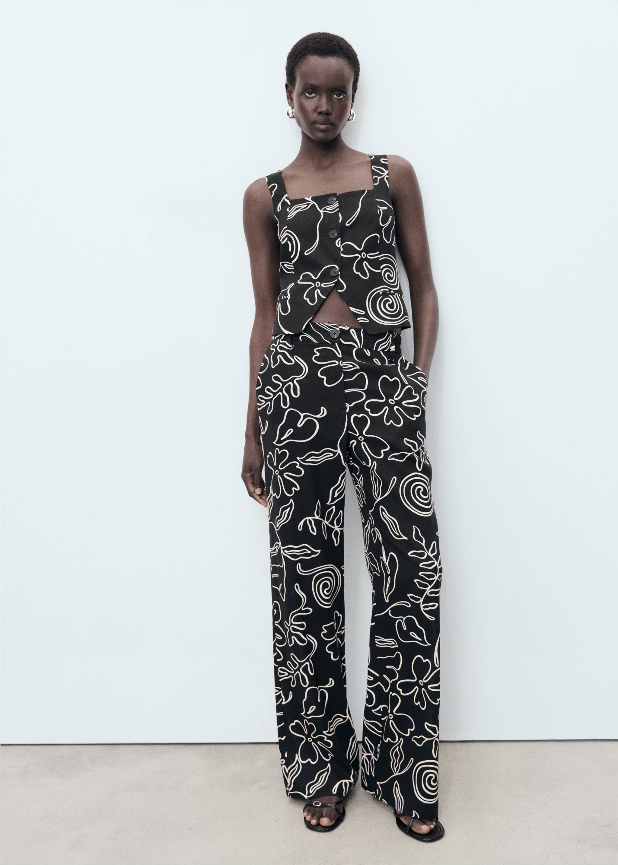 Floral-print linen-blend trousers - General plane, Black. Ref: 17021167-00.
