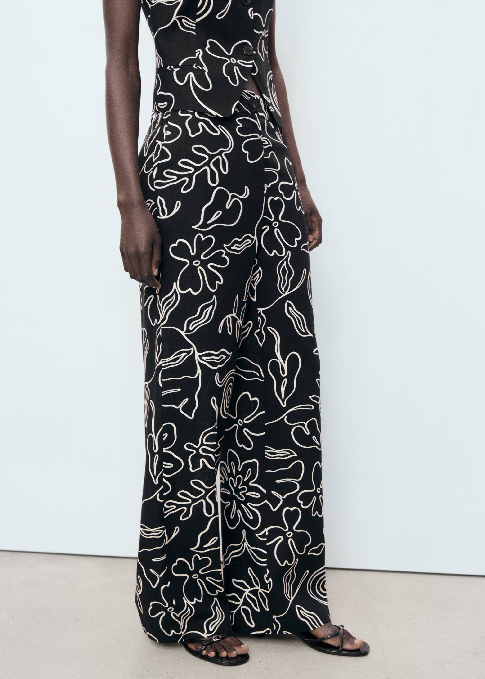 Floral-print linen-blend trousers - Medium plane, Black. Ref: 17021167-00.