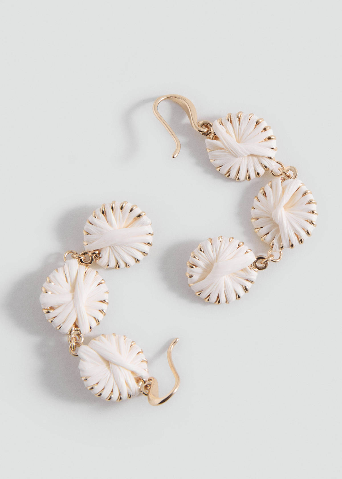 Natural fibre hanging earrings